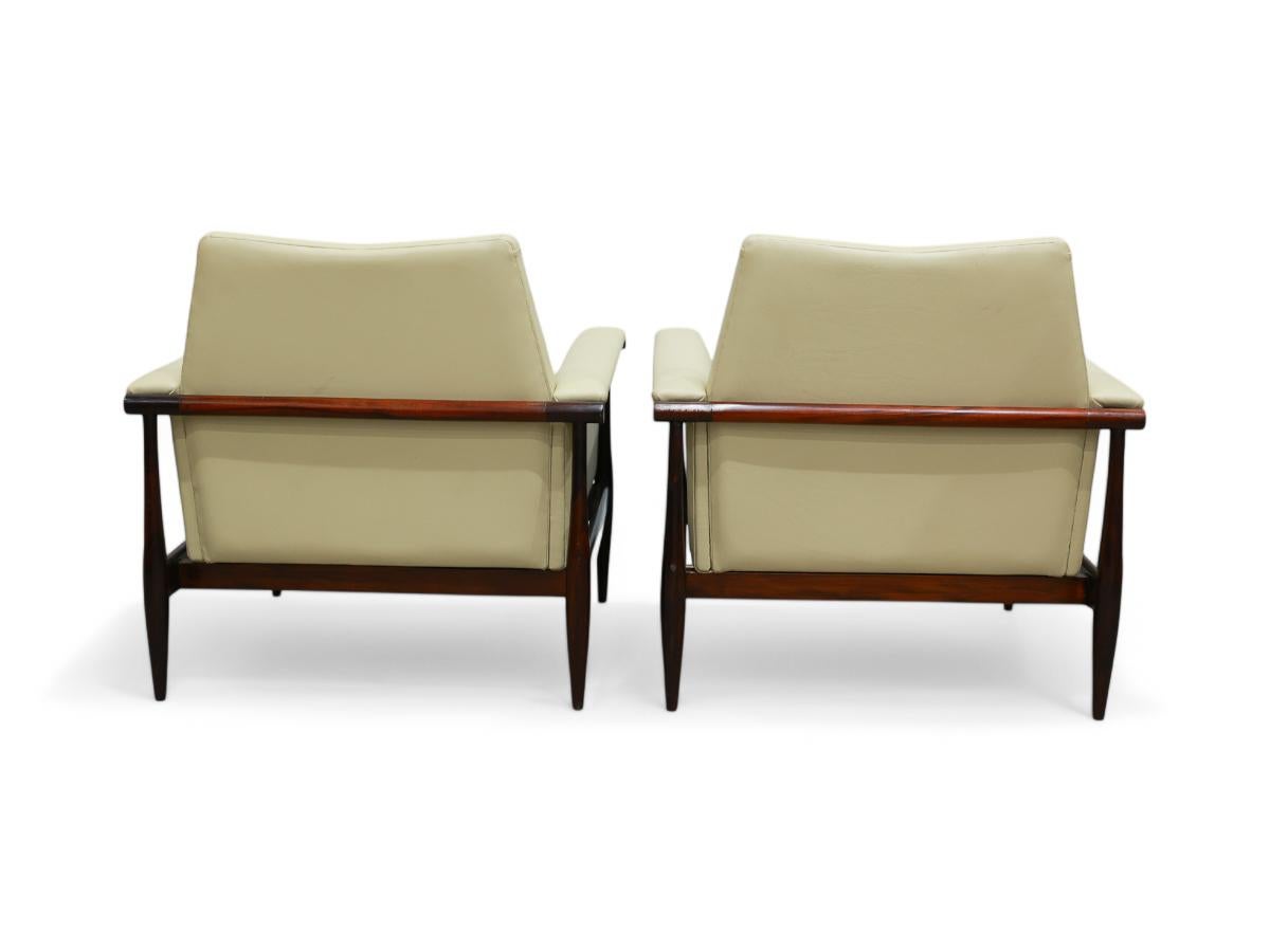 Caning Brazilian Modern Armchairs in Hardwood & Leather, Liceu de Artes, Brazil, 1960s For Sale