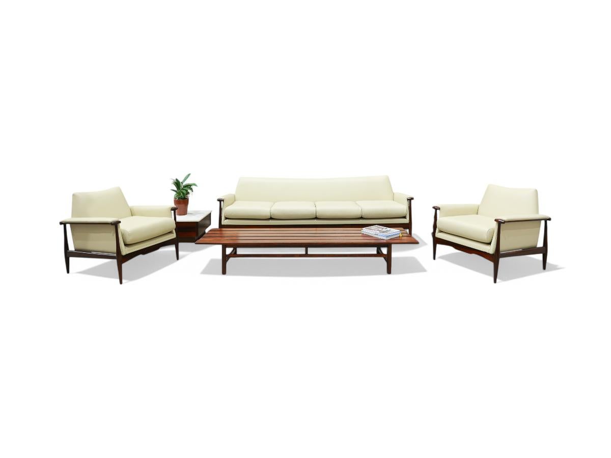 Brazilian Modern Armchairs in Hardwood & Leather, Liceu de Artes, Brazil, 1960s In Good Condition For Sale In New York, NY