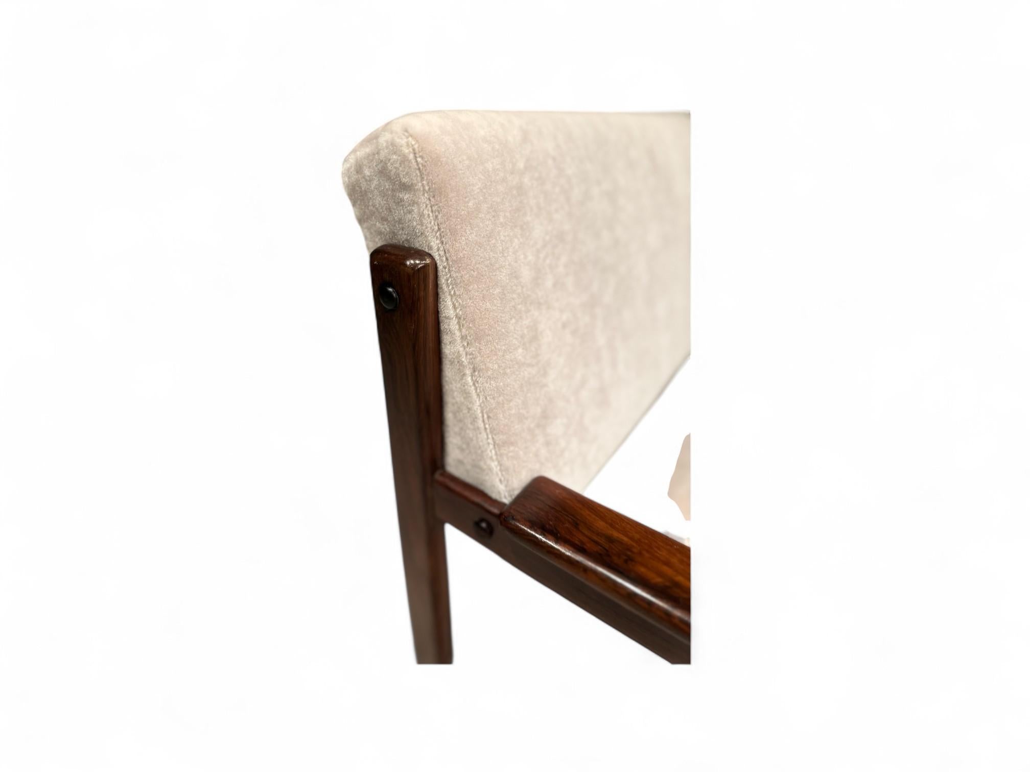 Brazilian Modern Armchairs in Hardwood & Mohair, Jorge Jabour, Brazil 1960s For Sale 7