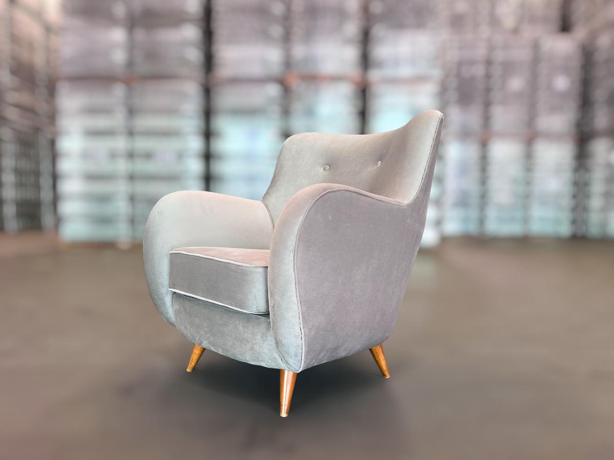 Daim Fauteuils Modernes brésiliens en bois dur et Ultra suede, Giuseppe Scapinelli, 1950s en vente