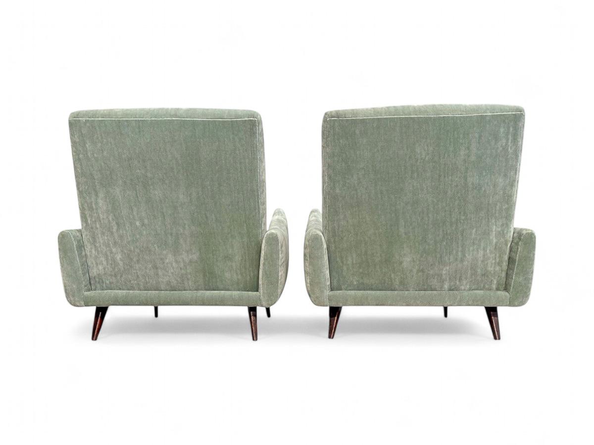 20ième siècle Brazilian Modern Armchairs in Hardwood & Velvet Att. to Jorge Zalszupin, 1960s en vente
