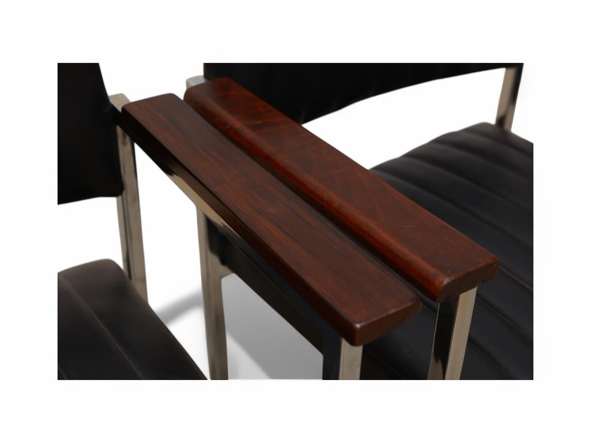 Poltrone moderne brasiliane in acciaio, pelle e legno Sconosciuto, anni '60, Brasile In condizioni buone in vendita a New York, NY