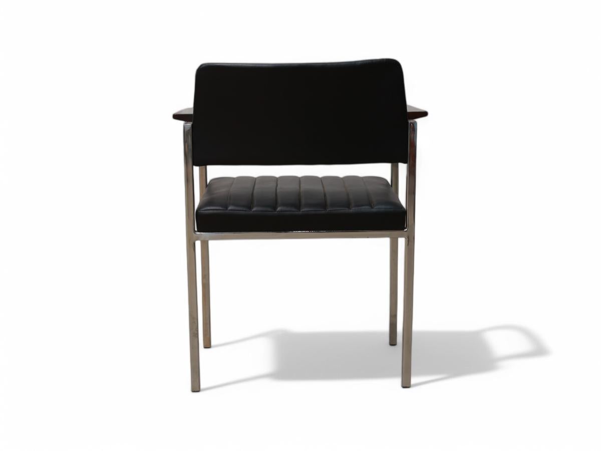 Poltrone moderne brasiliane in acciaio, pelle e legno Sconosciuto, anni '60, Brasile in vendita 1
