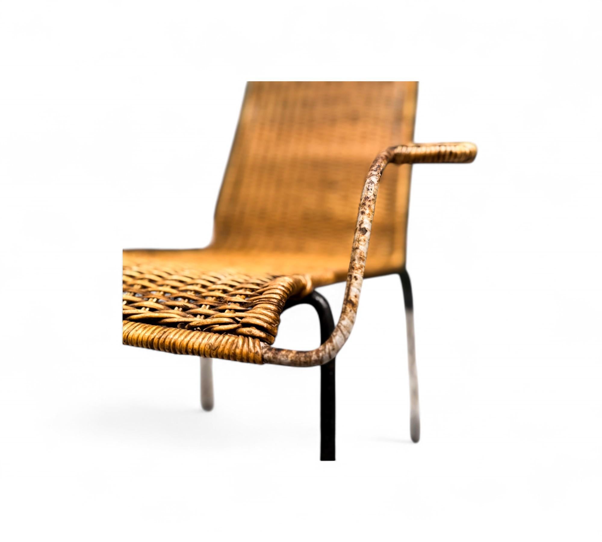 Ensemble de fauteuils et tabourets The Modernity en cannage et fer Att. Carlo Hauner, années 1950 en vente 3