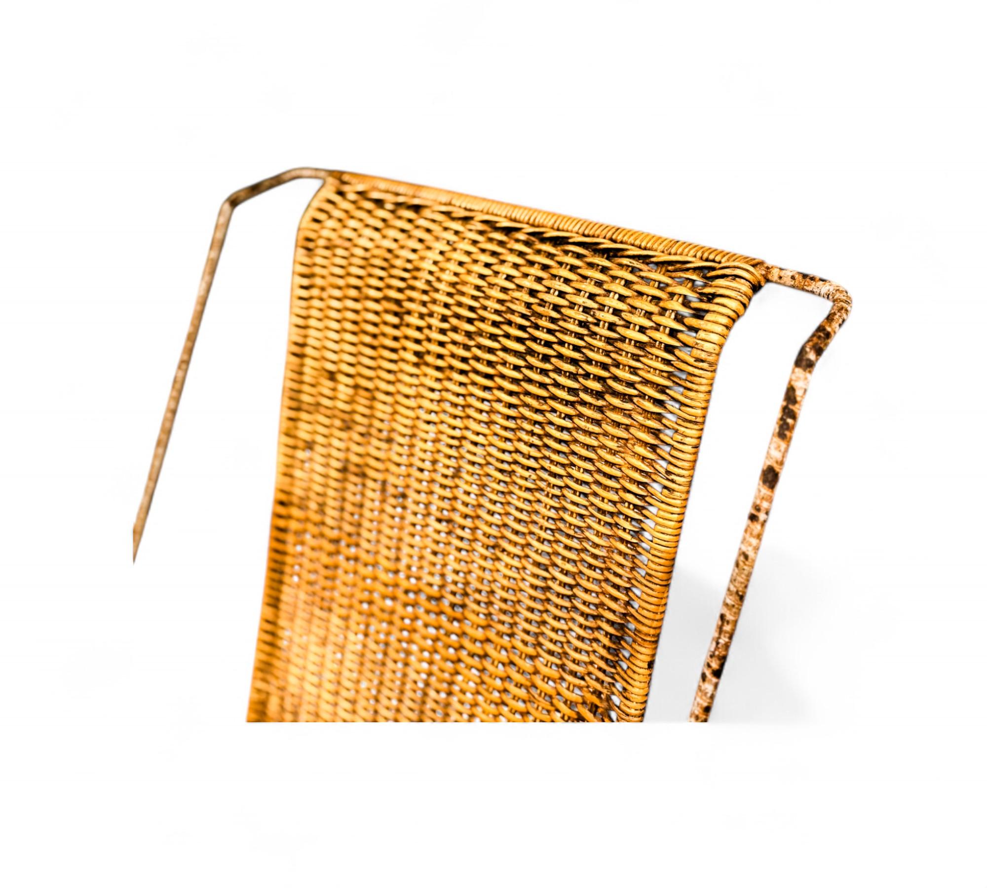 Ensemble de fauteuils et tabourets The Modernity en cannage et fer Att. Carlo Hauner, années 1950 en vente 4