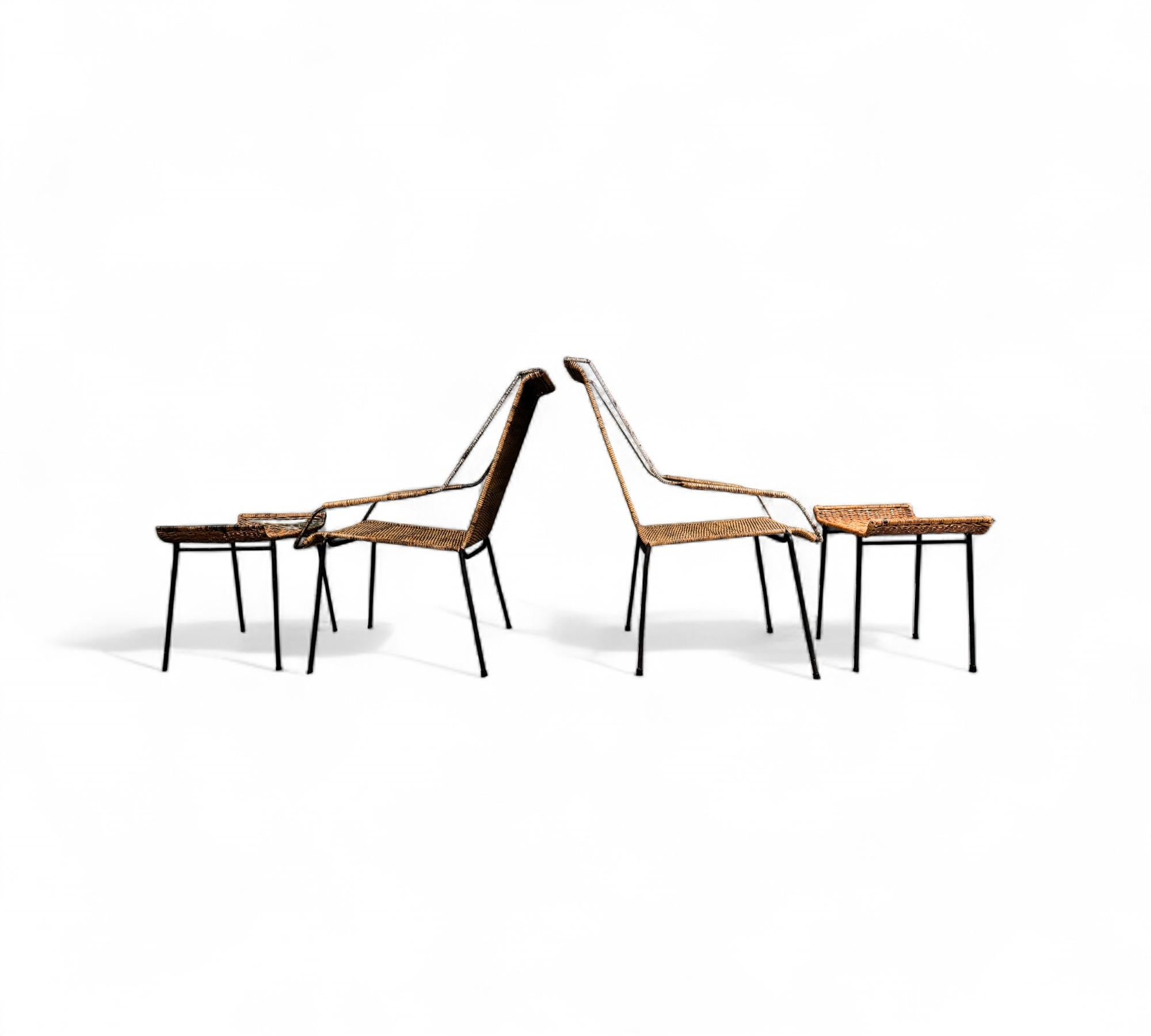 Ferronnerie Ensemble de fauteuils et tabourets The Modernity en cannage et fer Att. Carlo Hauner, années 1950 en vente