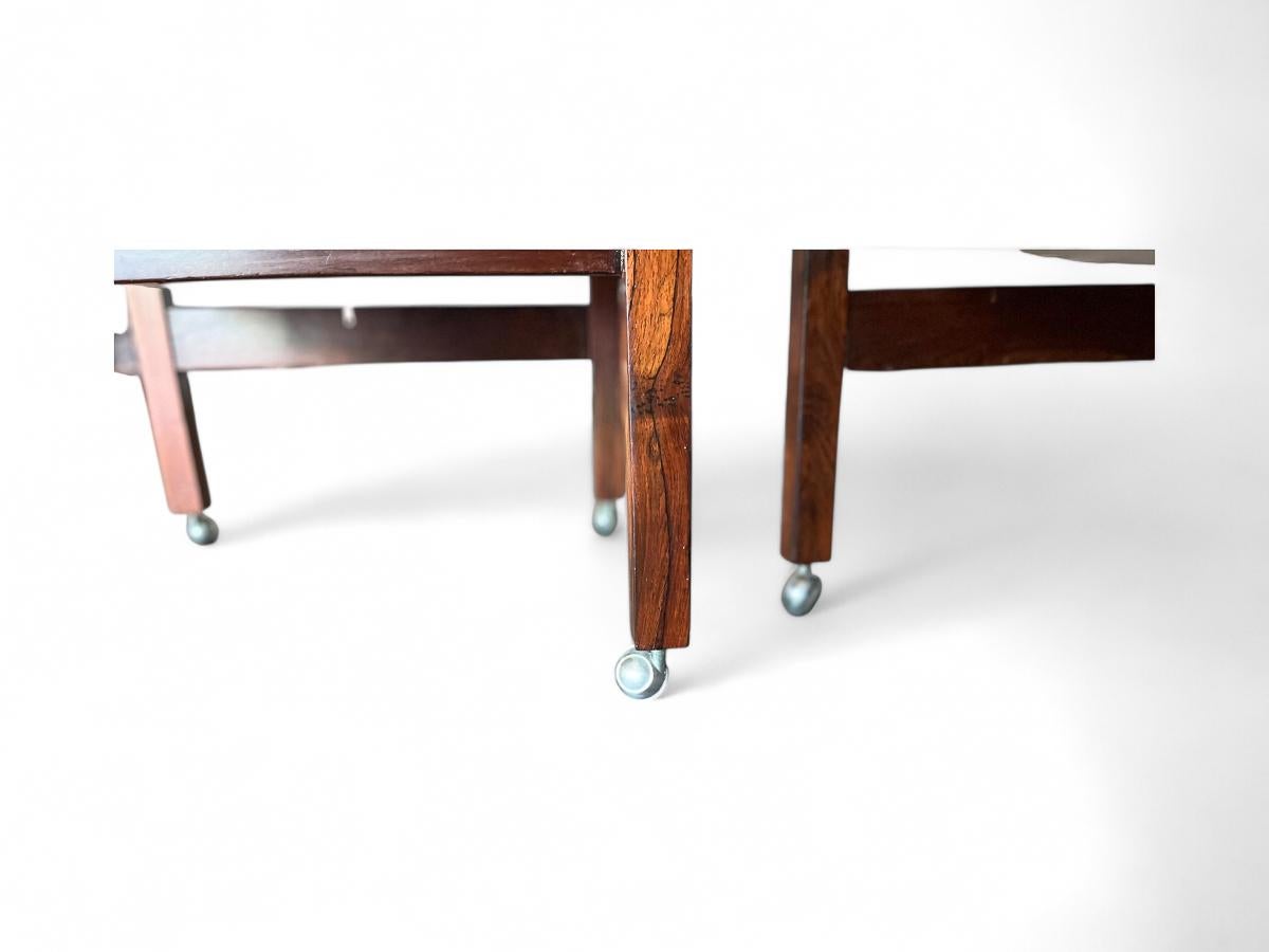 Brazilian Modern Armchairs with Wheels in Hardwood & Velvet, Sergio Rodrigues For Sale 4