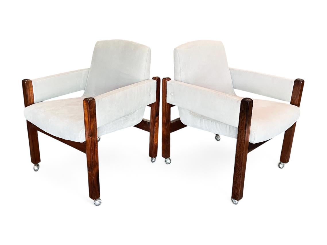 Brazilian Modern Armchairs with Wheels in Hardwood & Velvet, Sergio Rodrigues In Good Condition For Sale In New York, NY