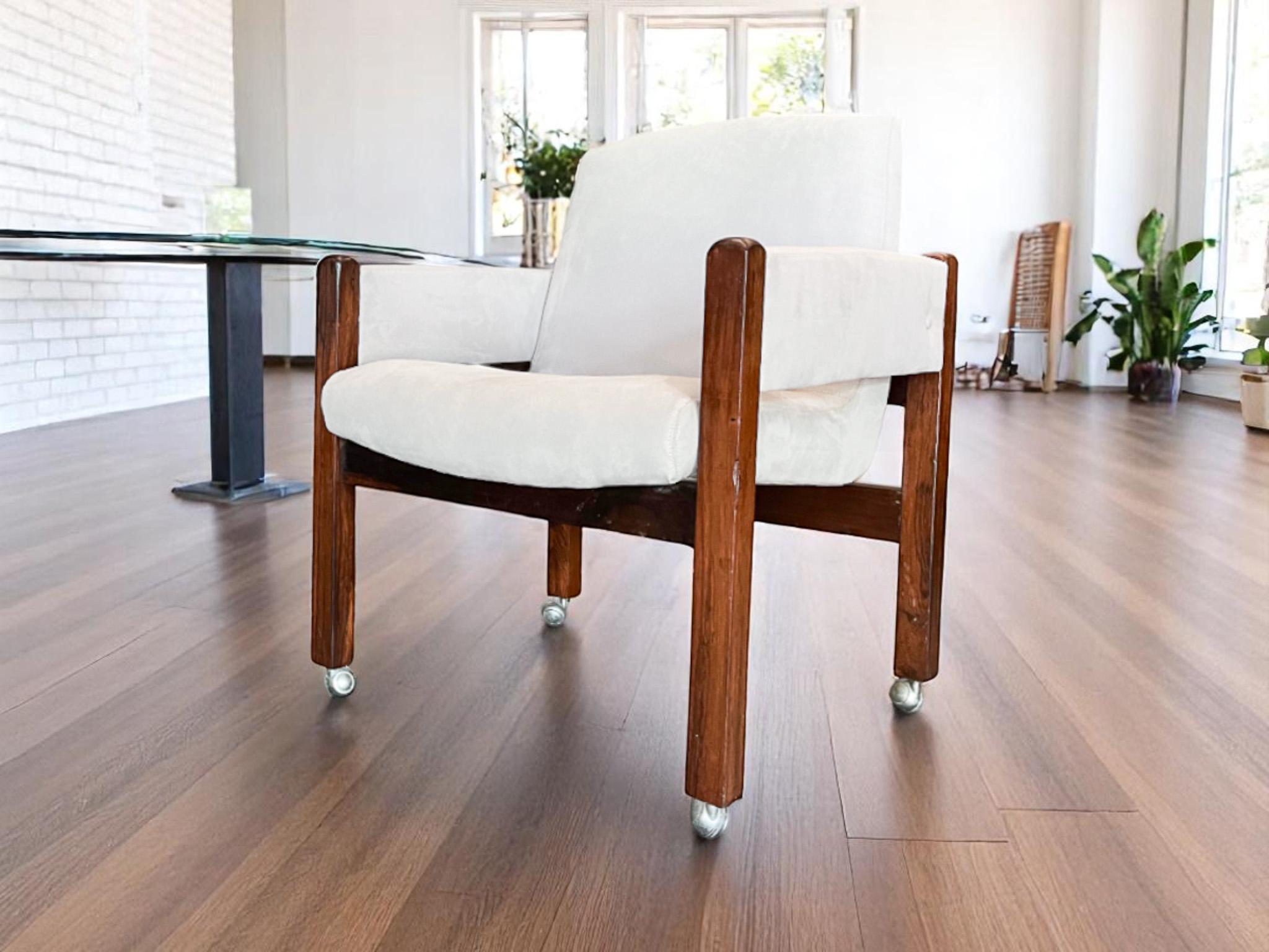 Brazilian Modern Armchairs with Wheels in Hardwood & Velvet, Sergio Rodrigues For Sale 2