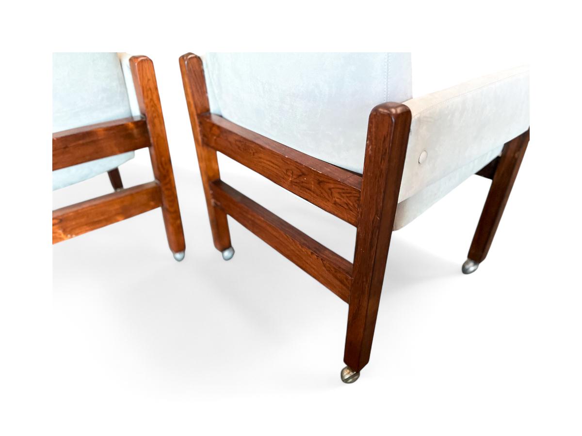 Brazilian Modern Armchairs with Wheels in Hardwood & Velvet, Sergio Rodrigues For Sale 3