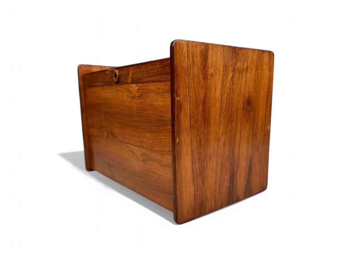 Available today, this midcentury bar cart made in solid hardwood is stunning! The bar cart is composed of one big door, two shelves with a bottle holder and four (original) wheels that work perfectly.

The bar cart has a beautiful design bringing