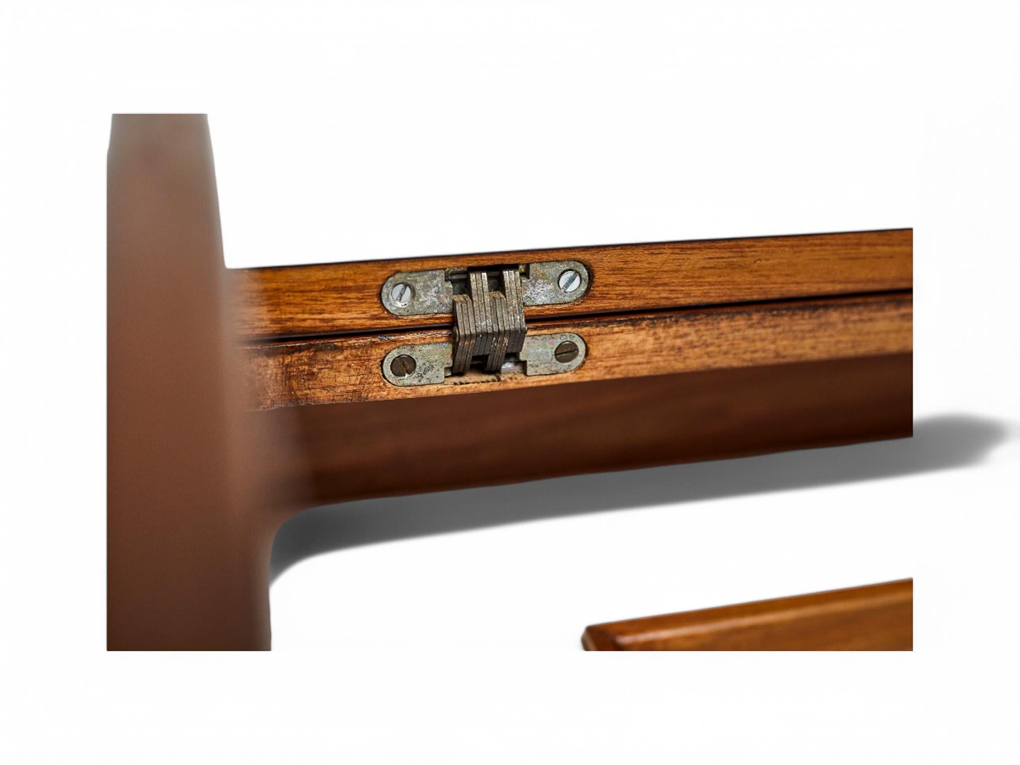 Brazilian Modern Bar Cart in Hardwood by Sergio Rodrigues for Oca, 1962, Brazil For Sale 5