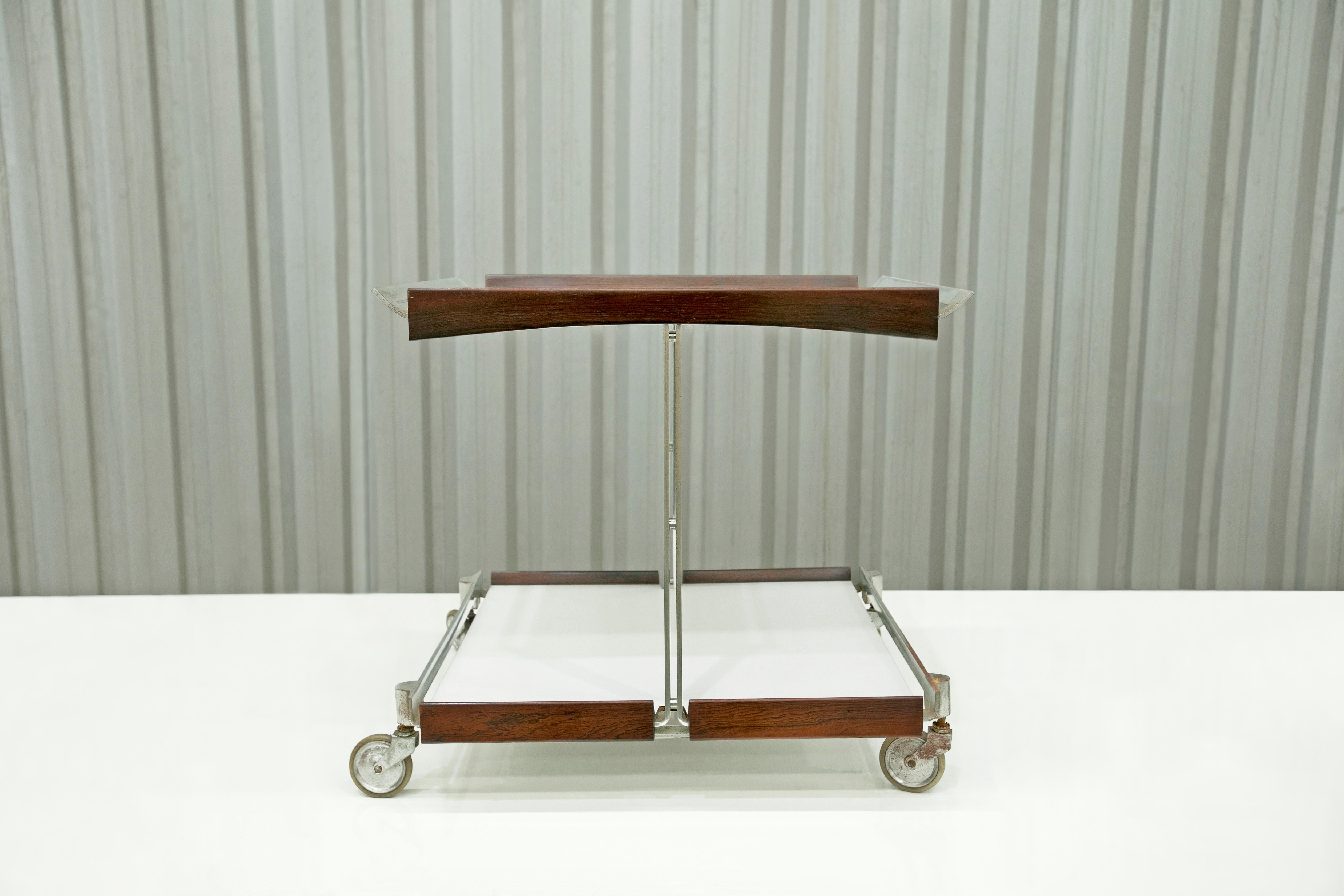 Mid-Century Modern Brazilian Modern Bar Cart in Hardwood, Chrome, and White Formica by Forma, 1960s For Sale