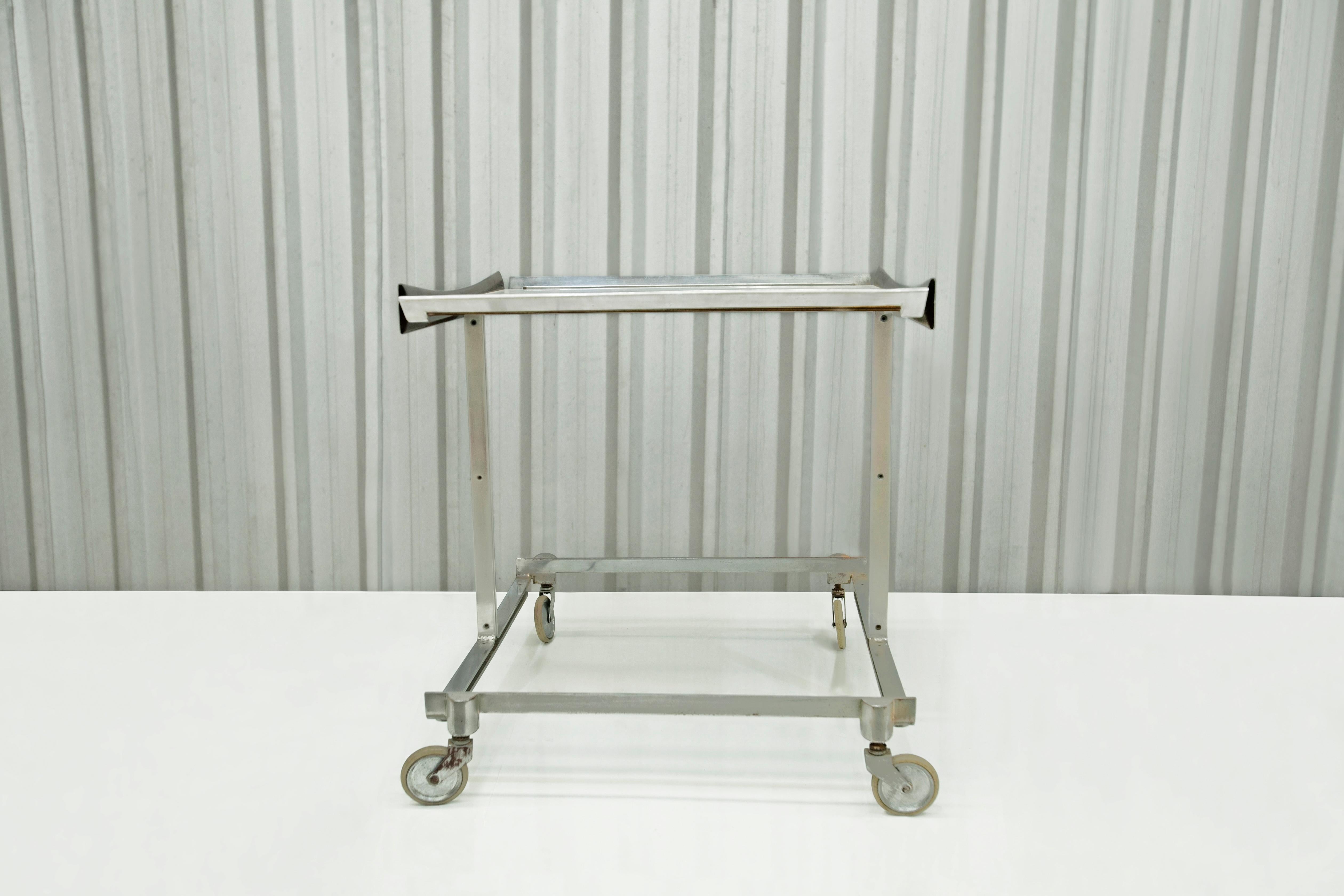 Brazilian Modern Bar Cart in Hardwood, Chrome, and White Formica by Forma, 1960s In Good Condition For Sale In New York, NY