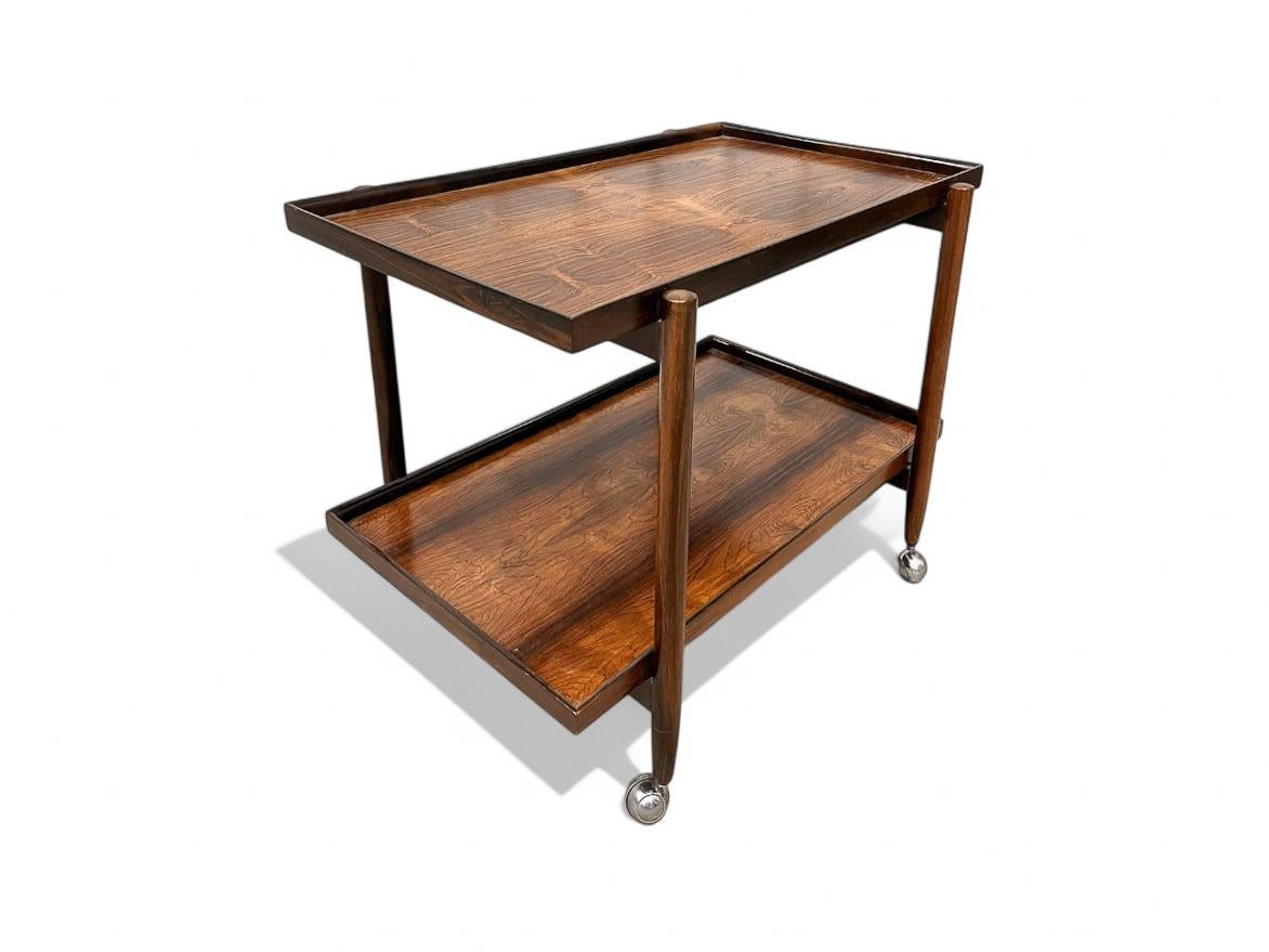 Chariot de bar moderne brésilien en bois dur et roues chromées, Jorge Jabour Mauad, années 1960 en vente 3