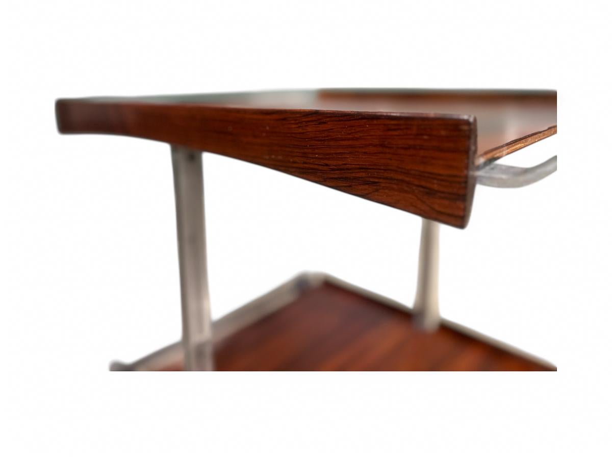 Carro de bar moderno brasileño en madera dura y metal, Forma, años 60 en venta 3