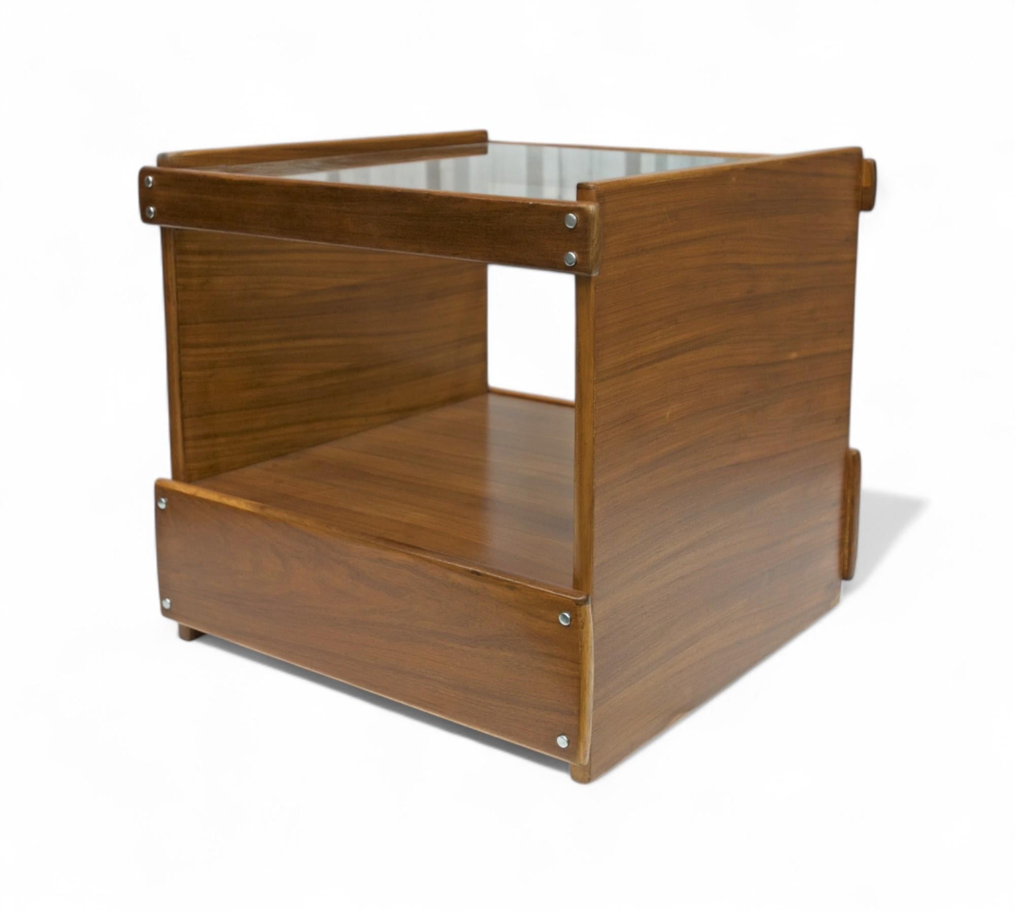 XX secolo Carrello da bar moderno brasiliano in legno duro con ripiano di Sergio Rodrigues, 1960 ca. in vendita