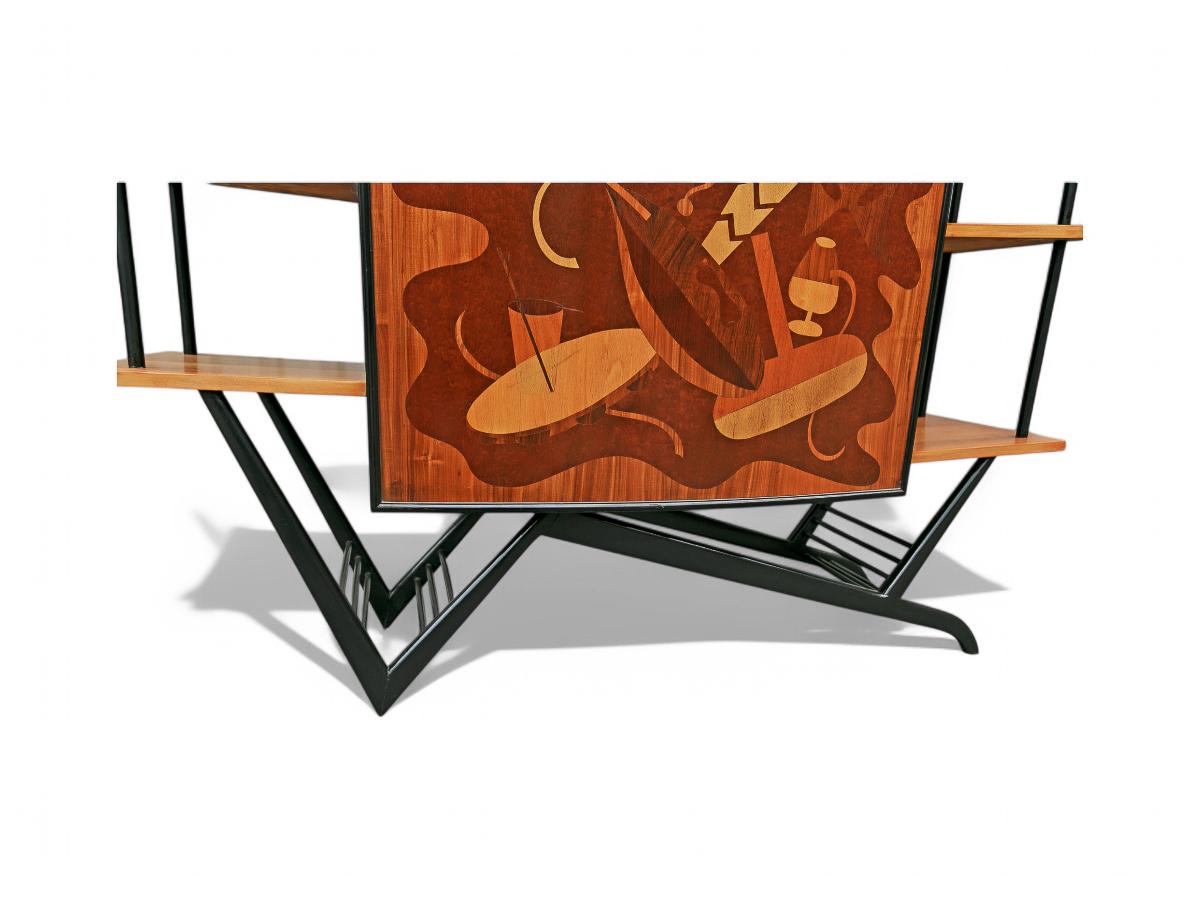 Mid-Century moderno Bar moderno brasiliano in legno massiccio e intarsio a motivi di festa, sconosciuto, anni '50, Brasile in vendita