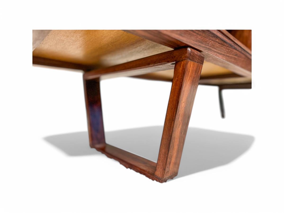 Brazilian Modern Bench in Hardwood, by Carlo Hauner for Forma, Brazil, c. 1950 4