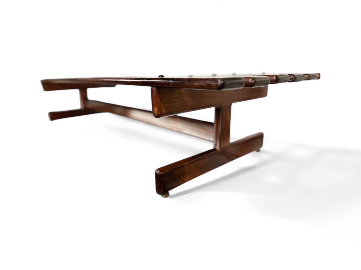 Metà XX secolo Panchina moderna brasiliana in legno duro di Jorge Jabour Mauad, anni '60 in vendita