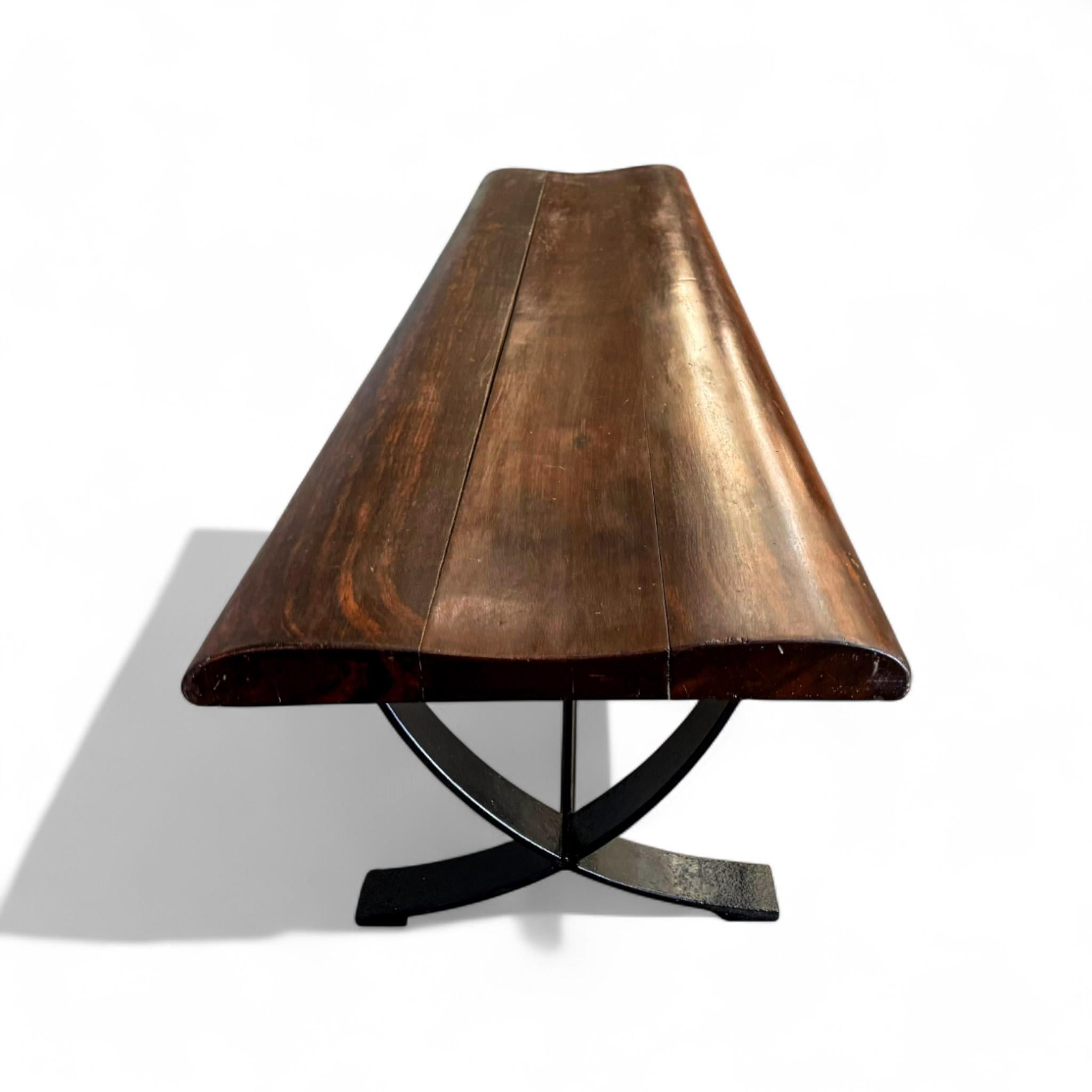 Ferronnerie Banc moderne brésilien en bois dur et en fer, Liceu De Artes e Oficios, années 1960 en vente