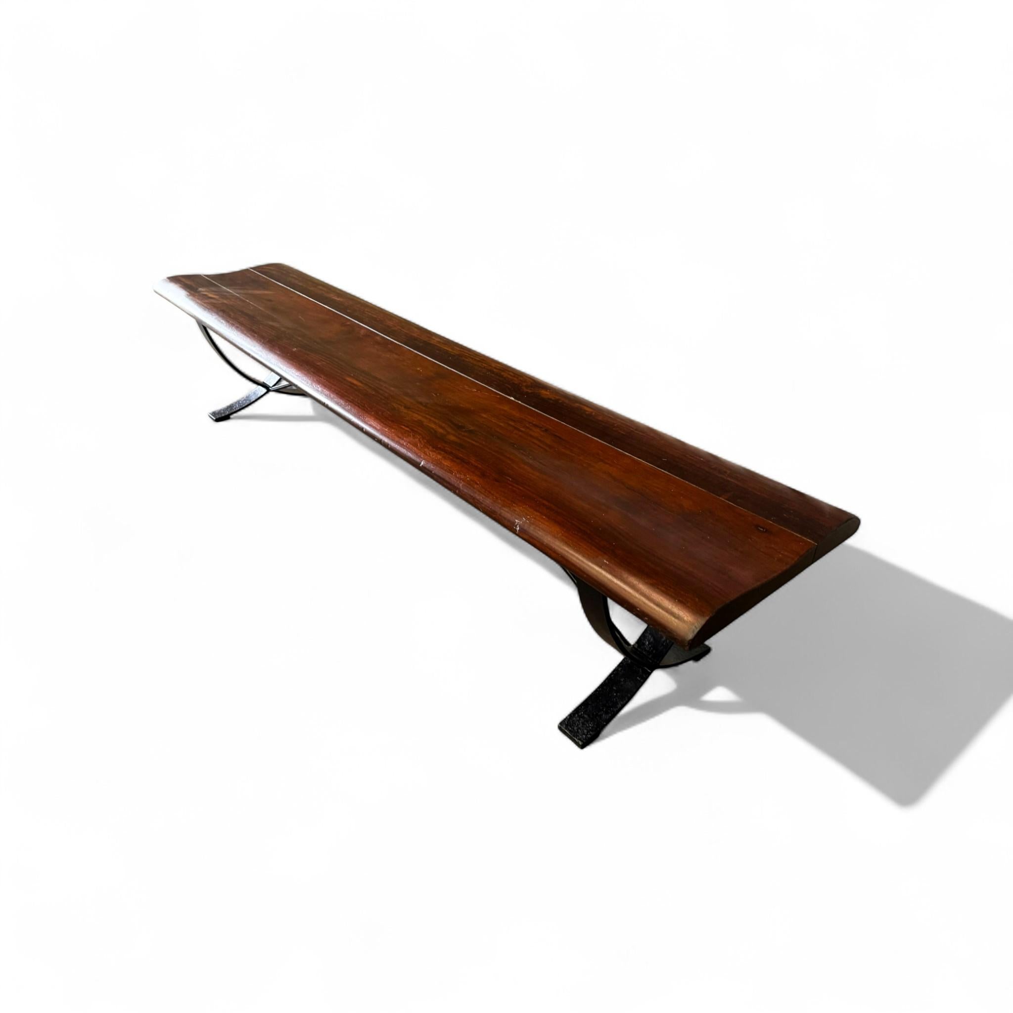 Banc moderne brésilien en bois dur et en fer, Liceu De Artes e Oficios, années 1960 en vente 1