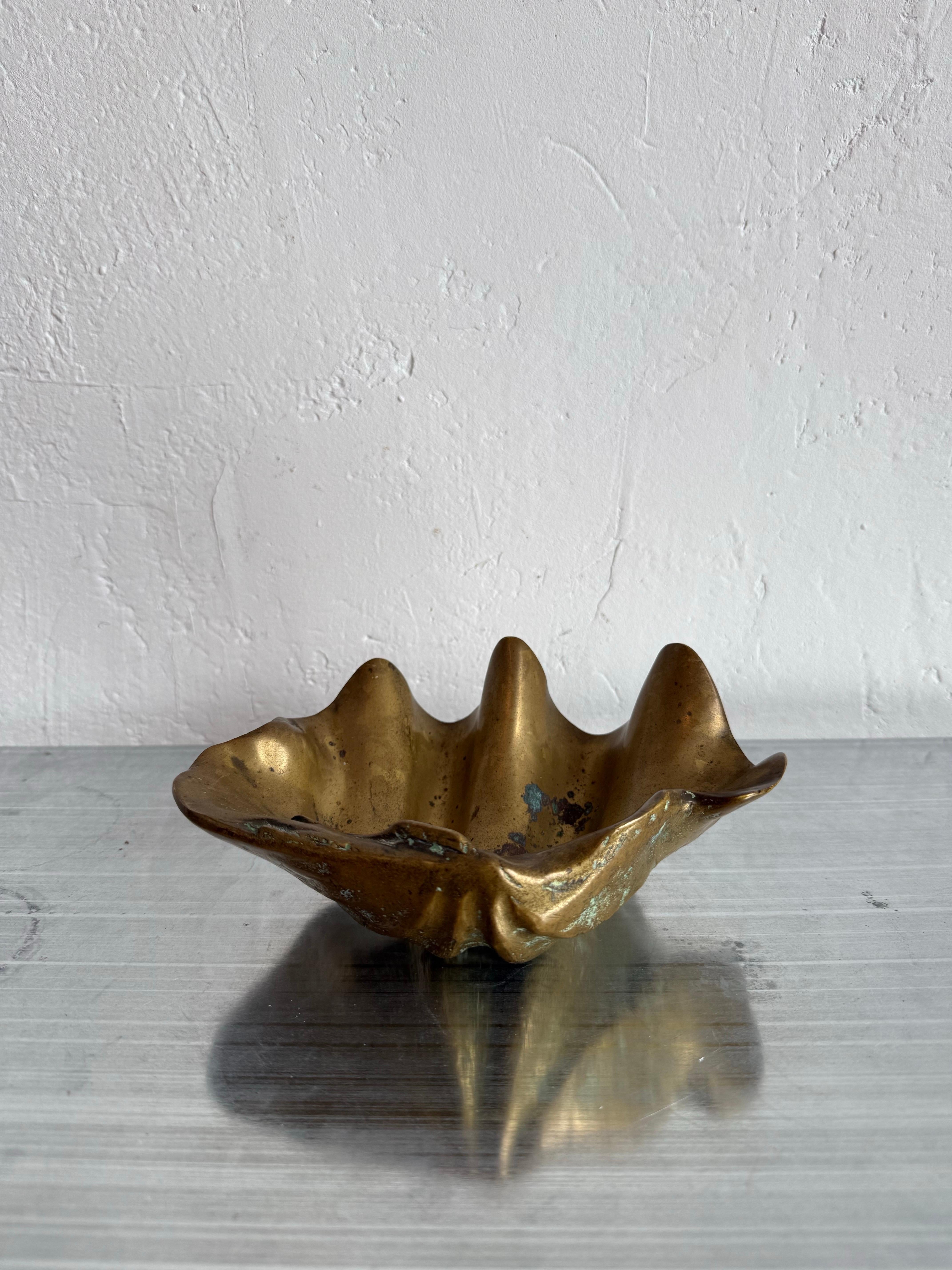 Brazilian Modern Bronze Clam Shell Ashtray or Catchall, 1960s For Sale 1
