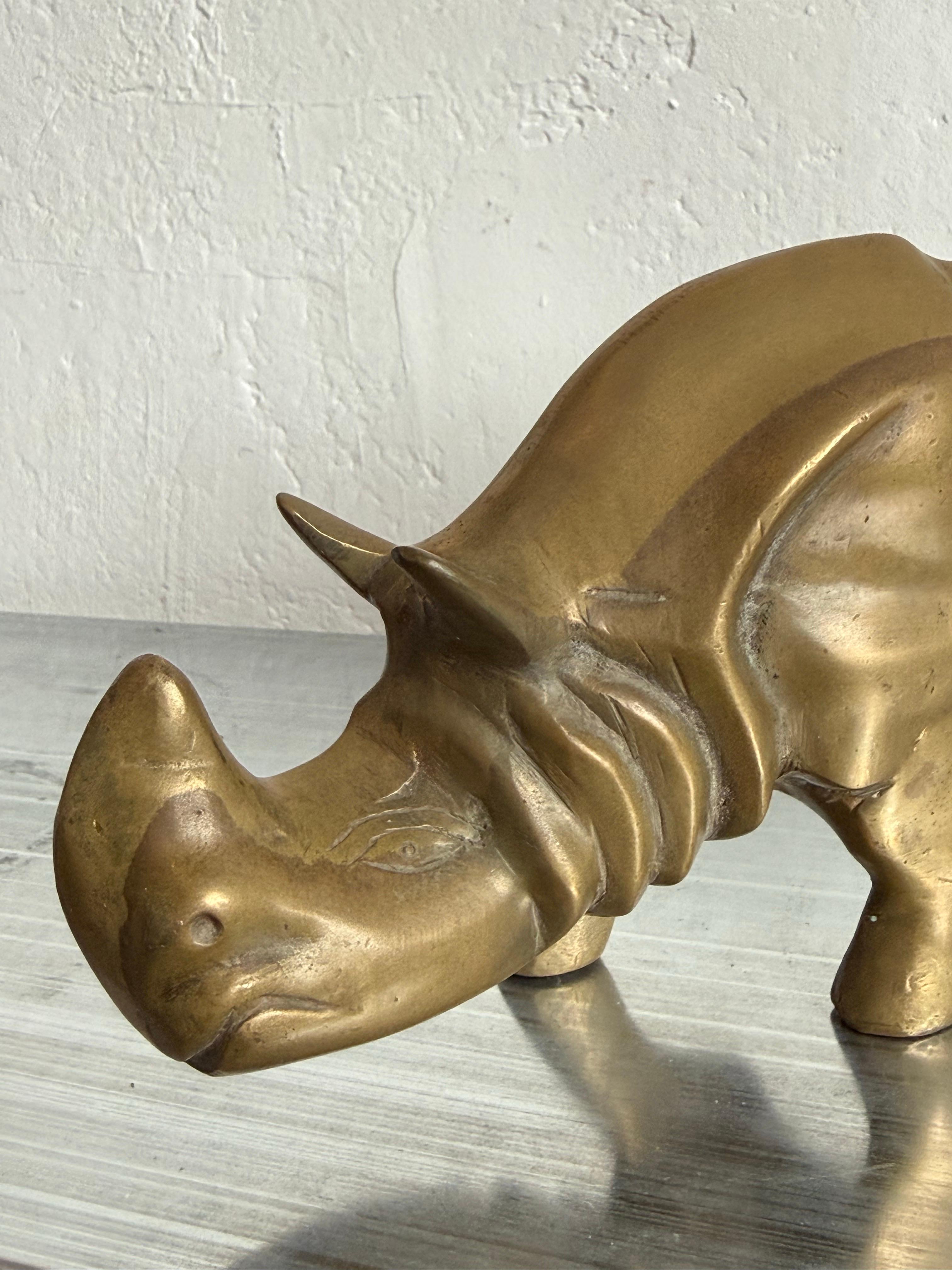Scultura moderna brasiliana di rinoceronte in bronzo, anni '70 in vendita 3