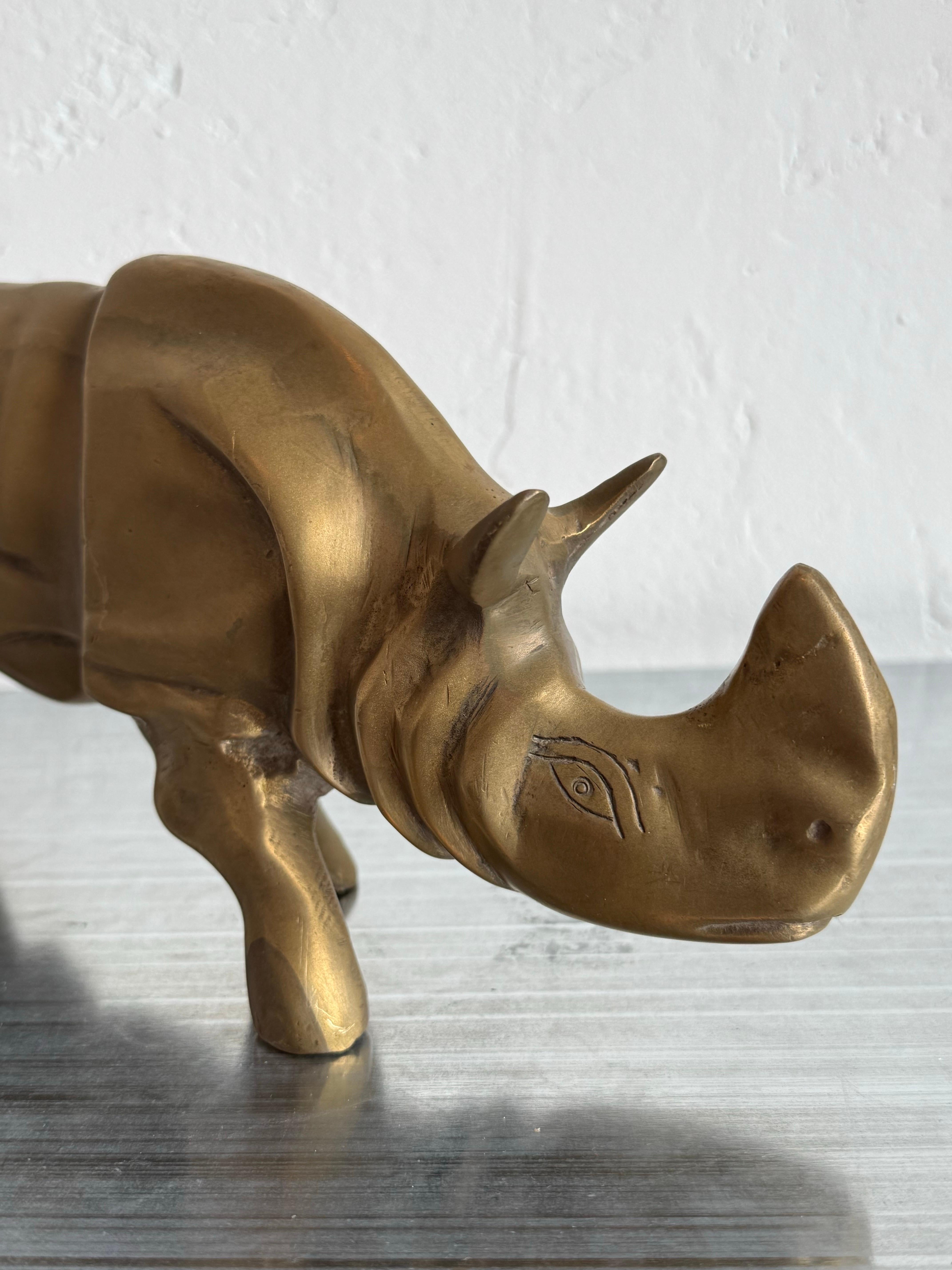 Scultura moderna brasiliana di rinoceronte in bronzo, anni '70 in vendita 7