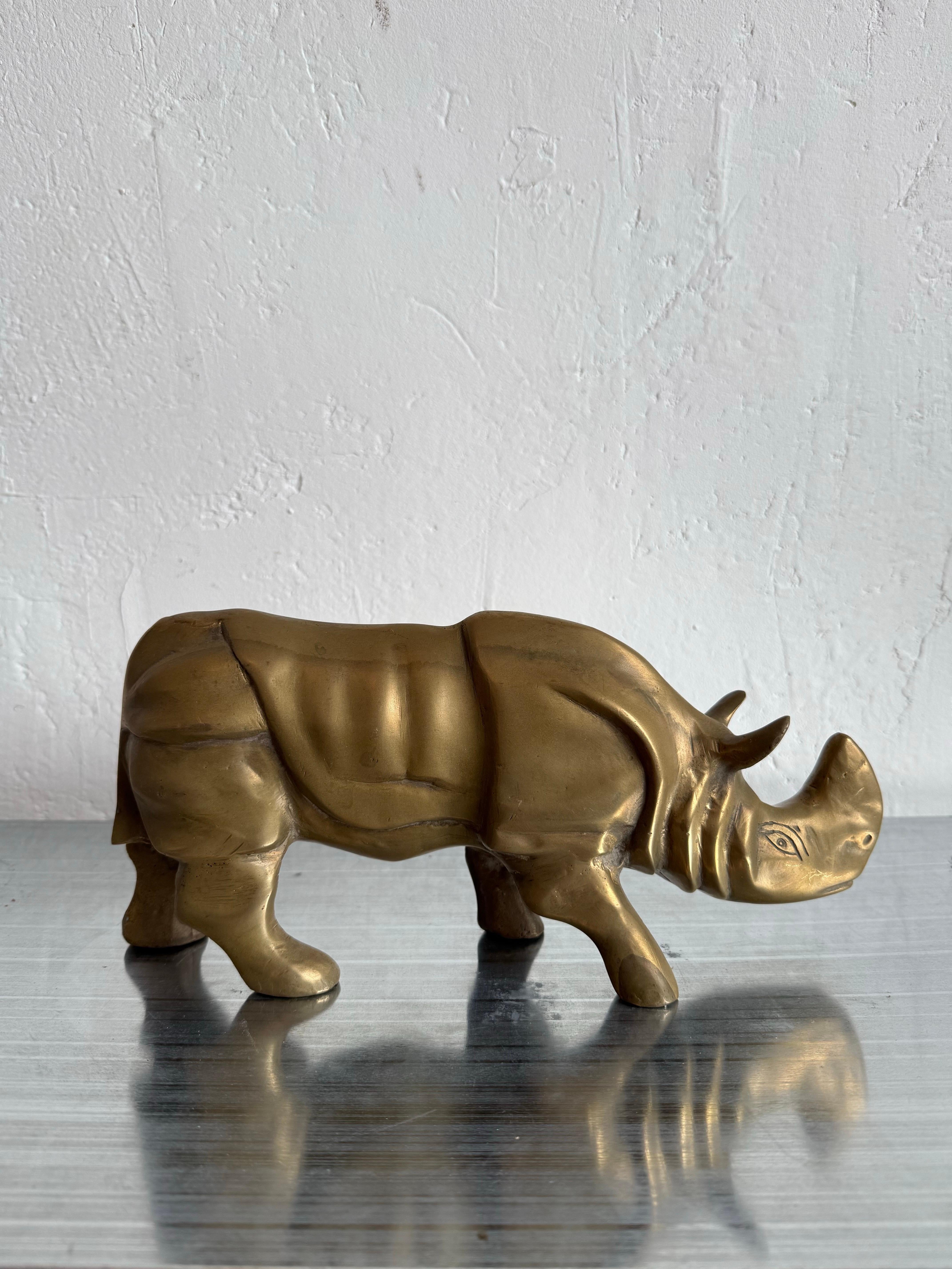 XX secolo Scultura moderna brasiliana di rinoceronte in bronzo, anni '70 in vendita