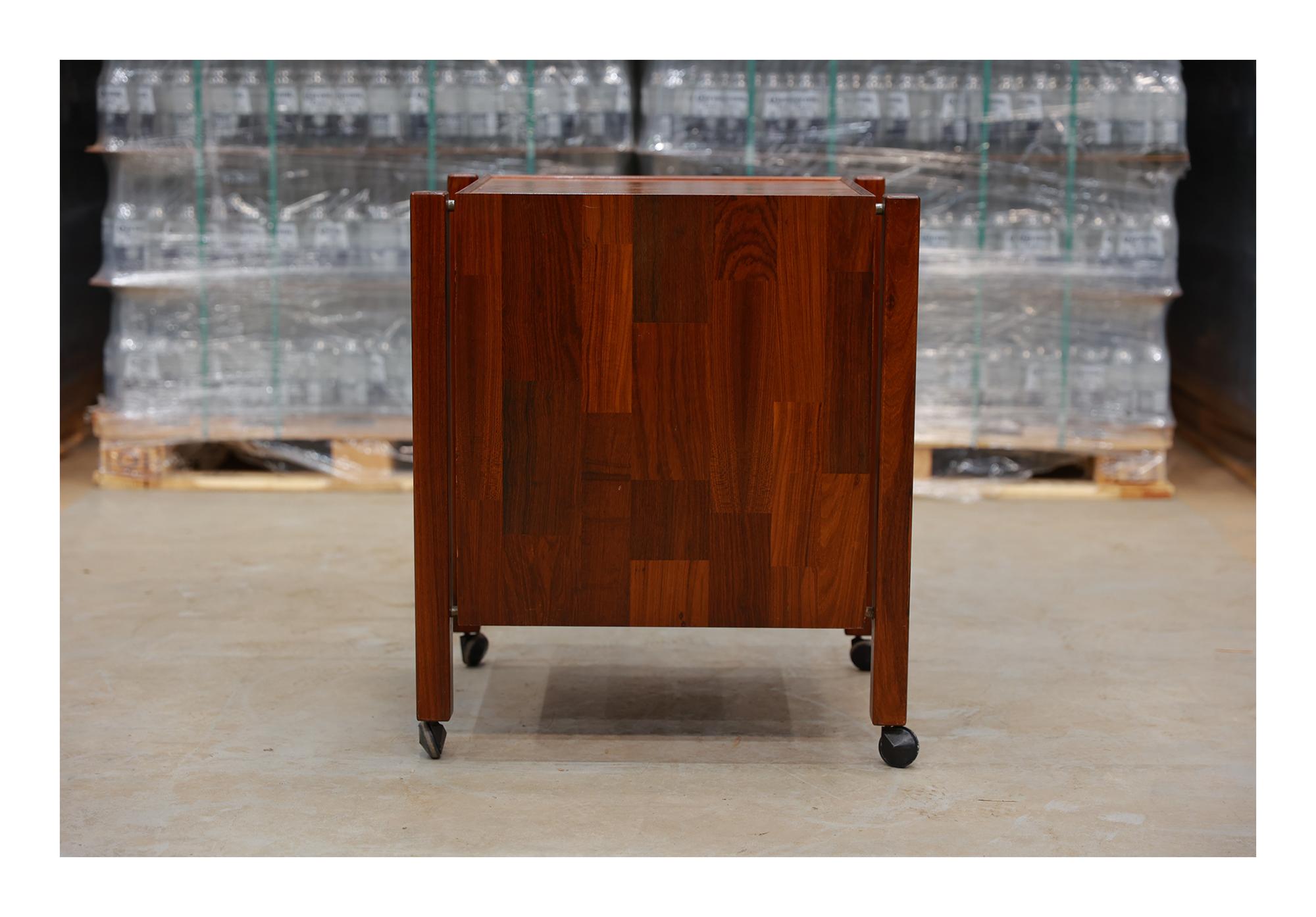 Mid-20th Century Brazilian Modern Cabinet with Three Drawers in Rosewood, Jorge Zalszupin, 1960s For Sale