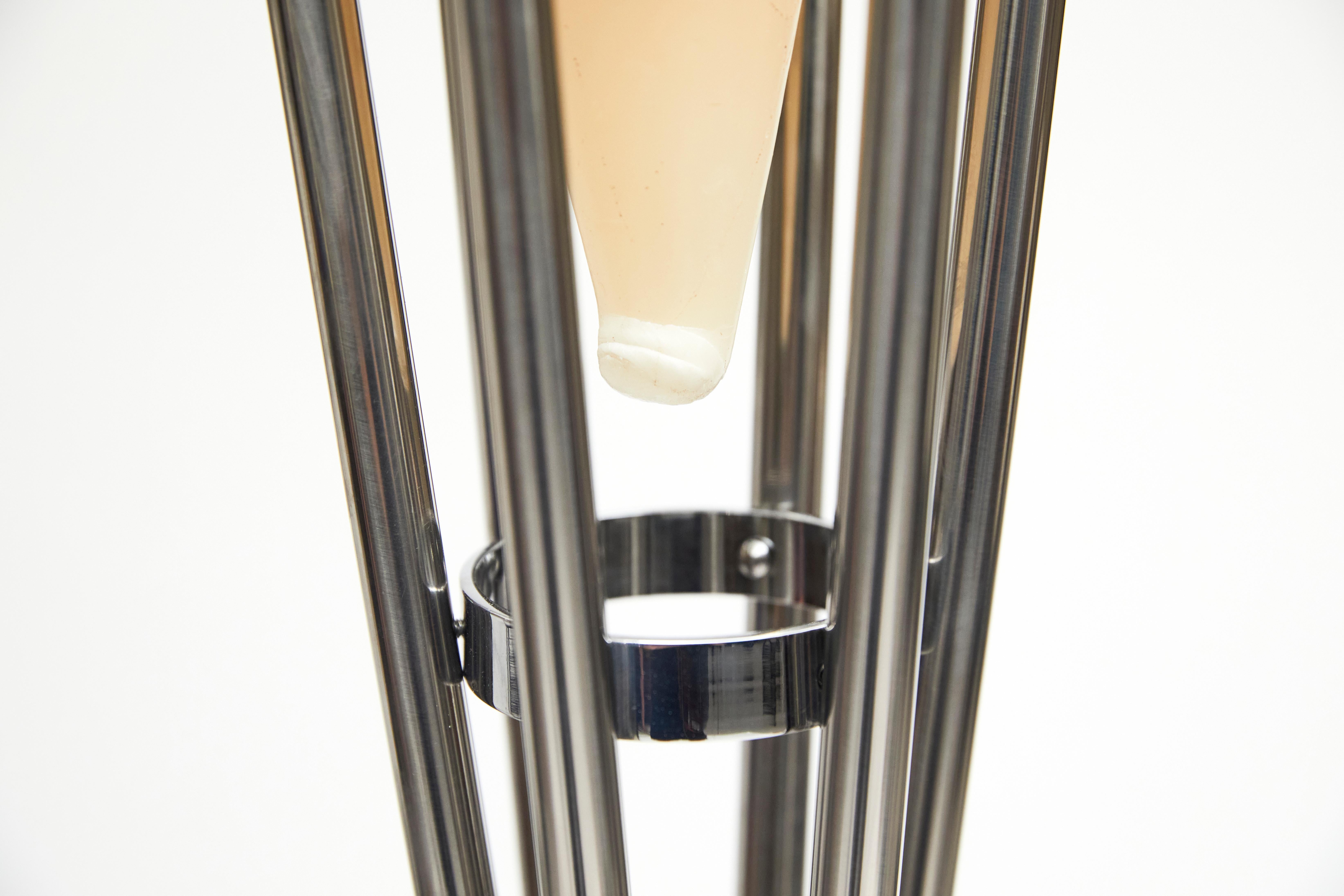 Moderne brasilianische Kerzenlampe aus Silbermetall, 1960er Jahre (Moderne der Mitte des Jahrhunderts) im Angebot