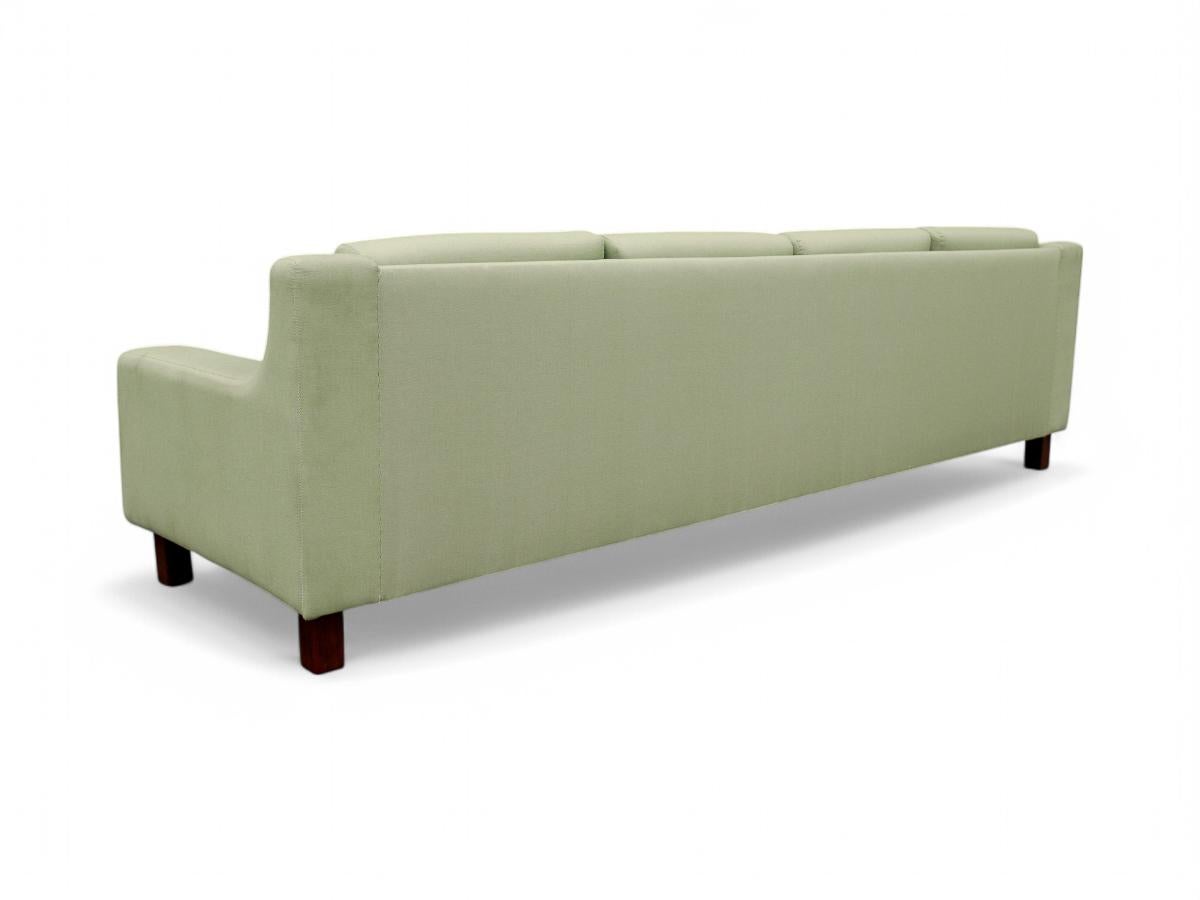Brésilien Canapé moderne brésilien en tissu vert et bois dur, Sergio Rodrigues, 1960 en vente
