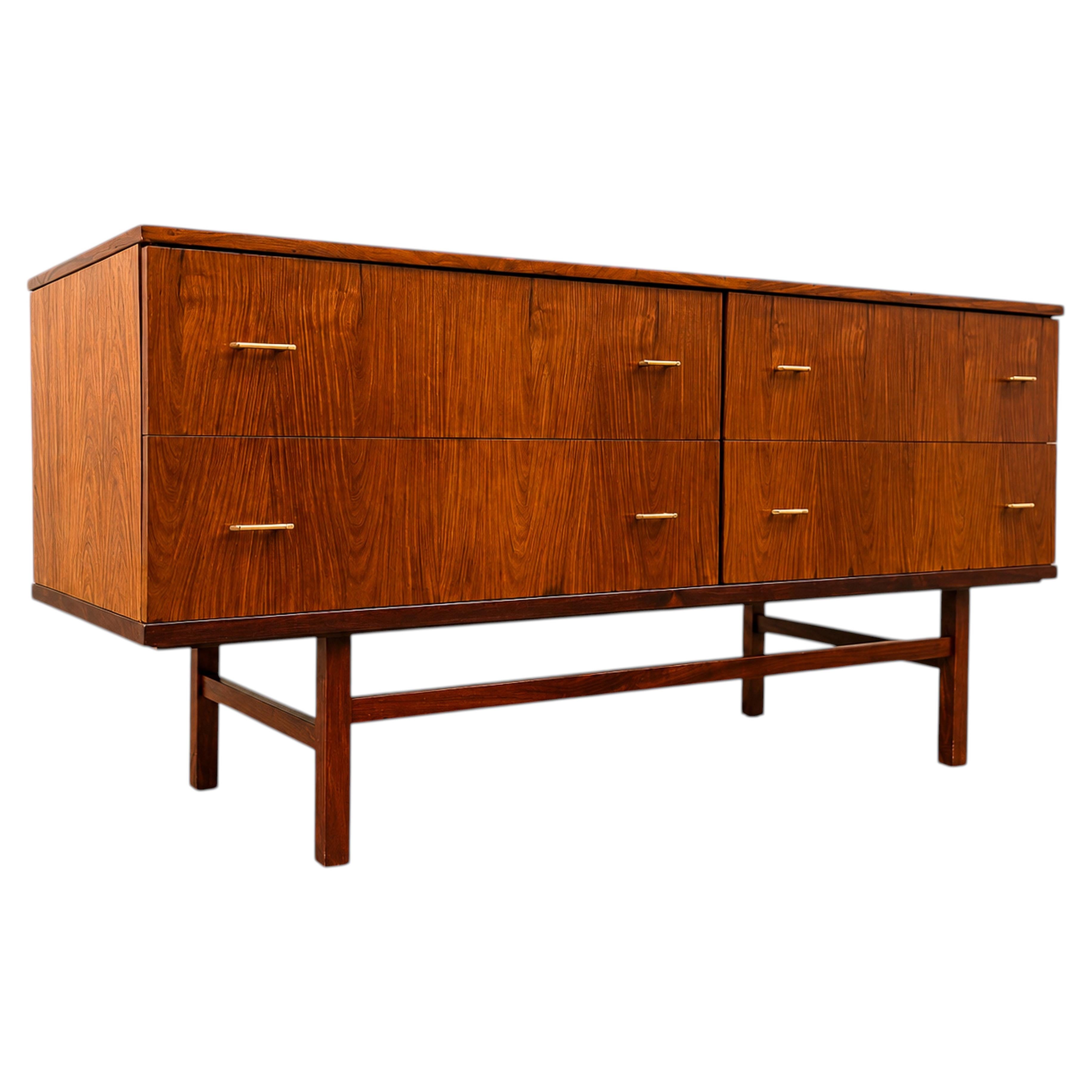 Aparador «Caviúna» de estilo moderno brasileiro, de Cimo Móveis, Brasil, década de 1960