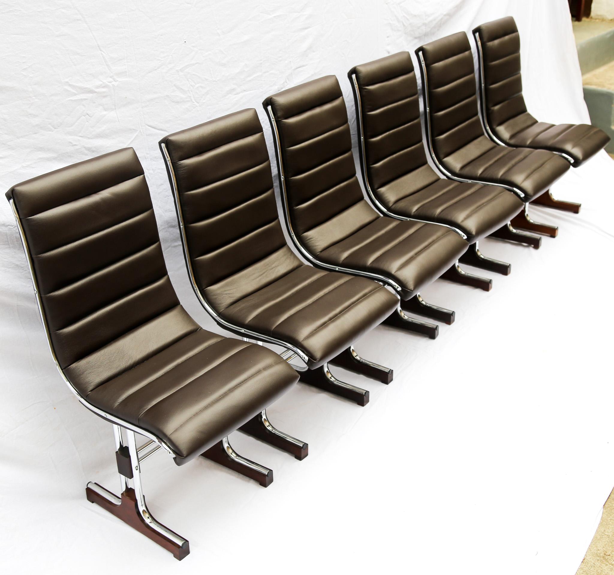 Late 20th Century Brazilian Modern Chair Set in Leather, Chrome and Hardwood, by Braszenski, 1970s For Sale
