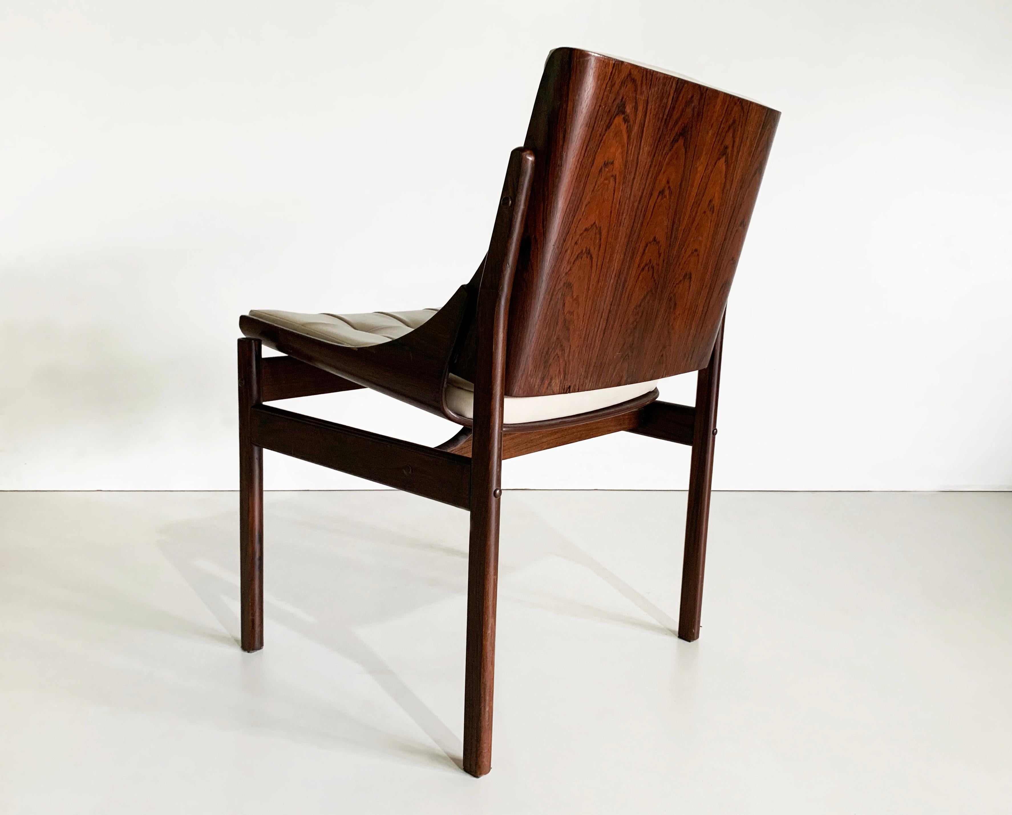Mid-Century Modern Brazilian Modern Chairs by Novo Rumo For Sale