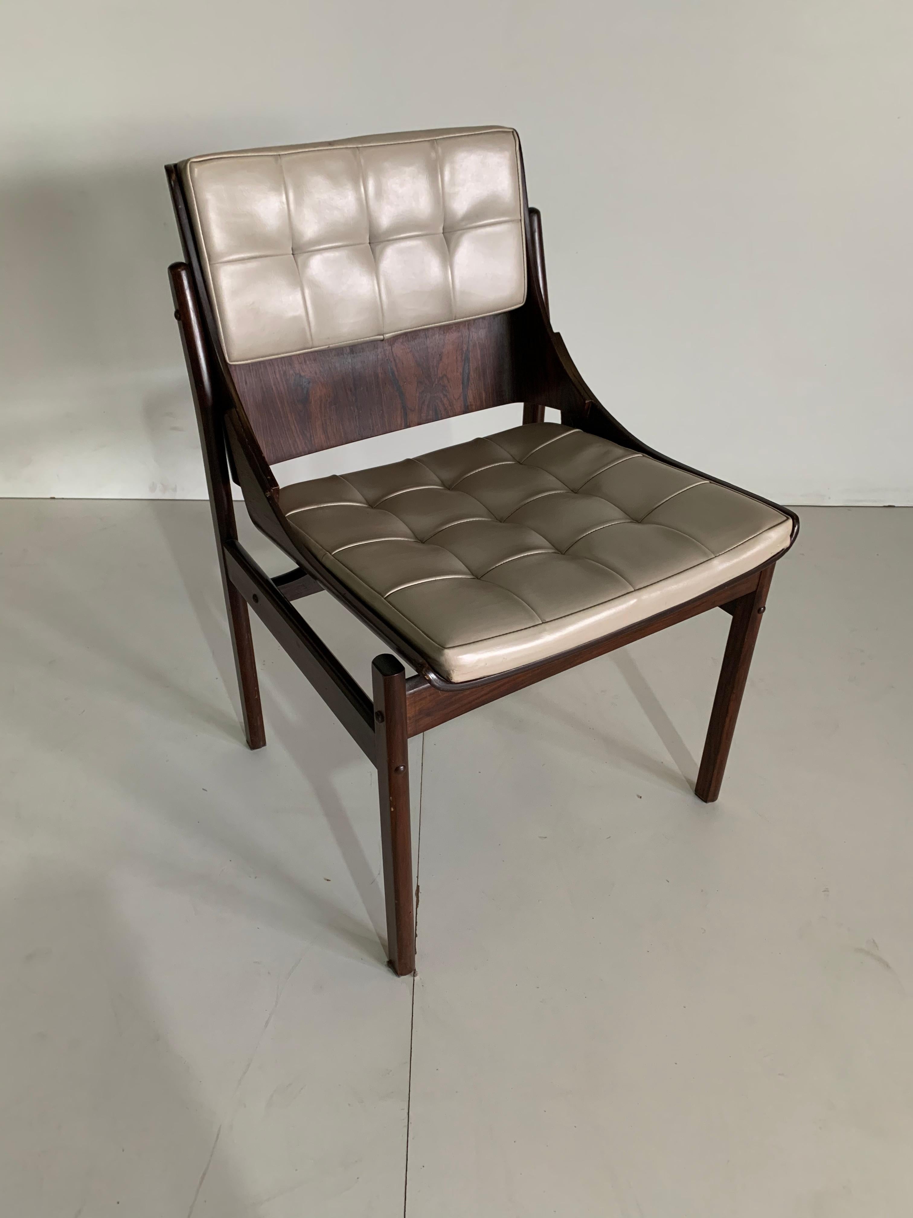 Brazilian Modern Chairs by Novo Rumo In Good Condition For Sale In Sao Paulo, BR