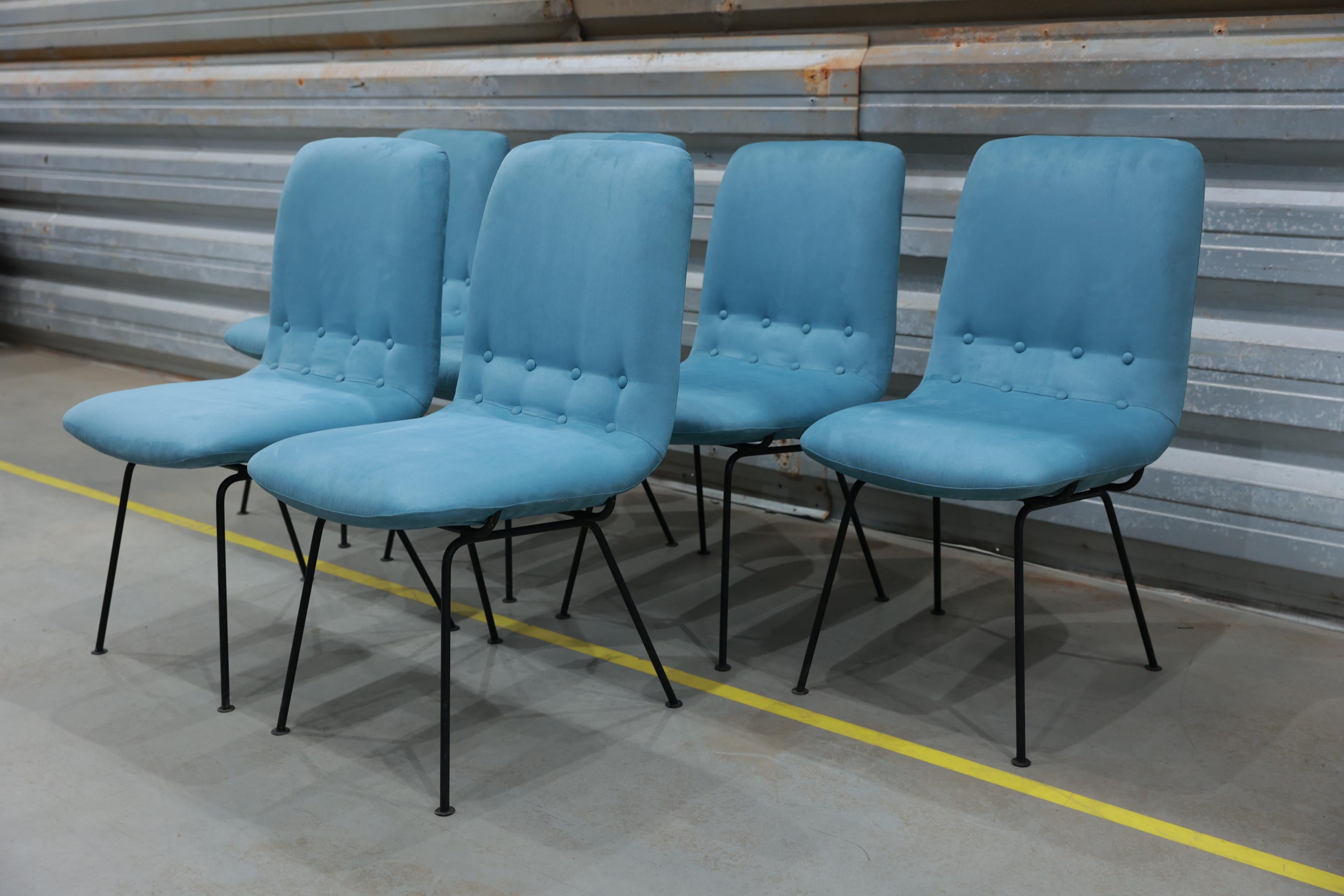 Mid-Century Modern Brazilian Modern Chairs in Metal and Fabric by Carlo Hauner, 1950s, Brazil For Sale