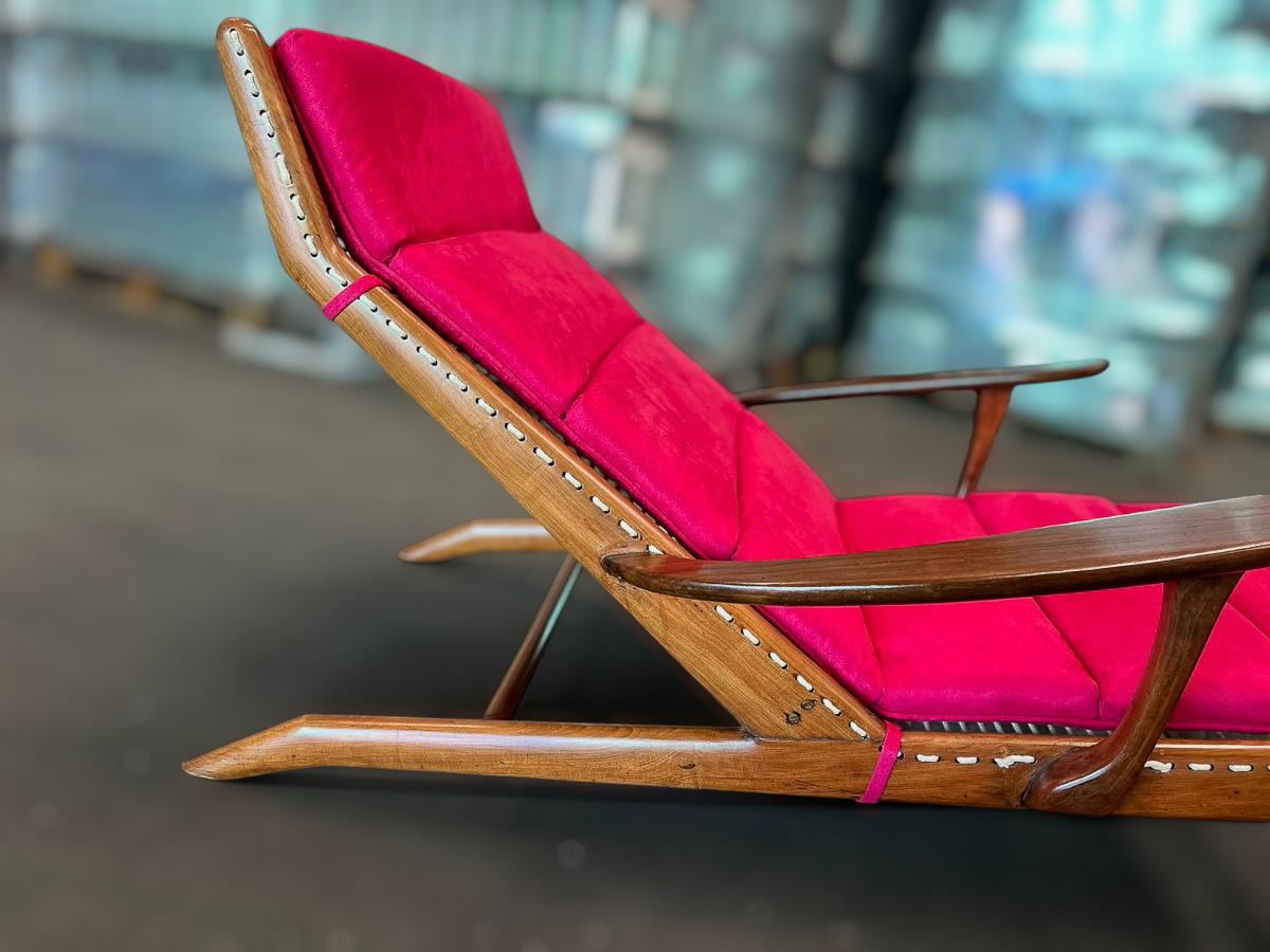 Chaise moderna brasiliana in legno di Caviuna e Ultrasuede, Pierre Wood, anni '50 in vendita 4