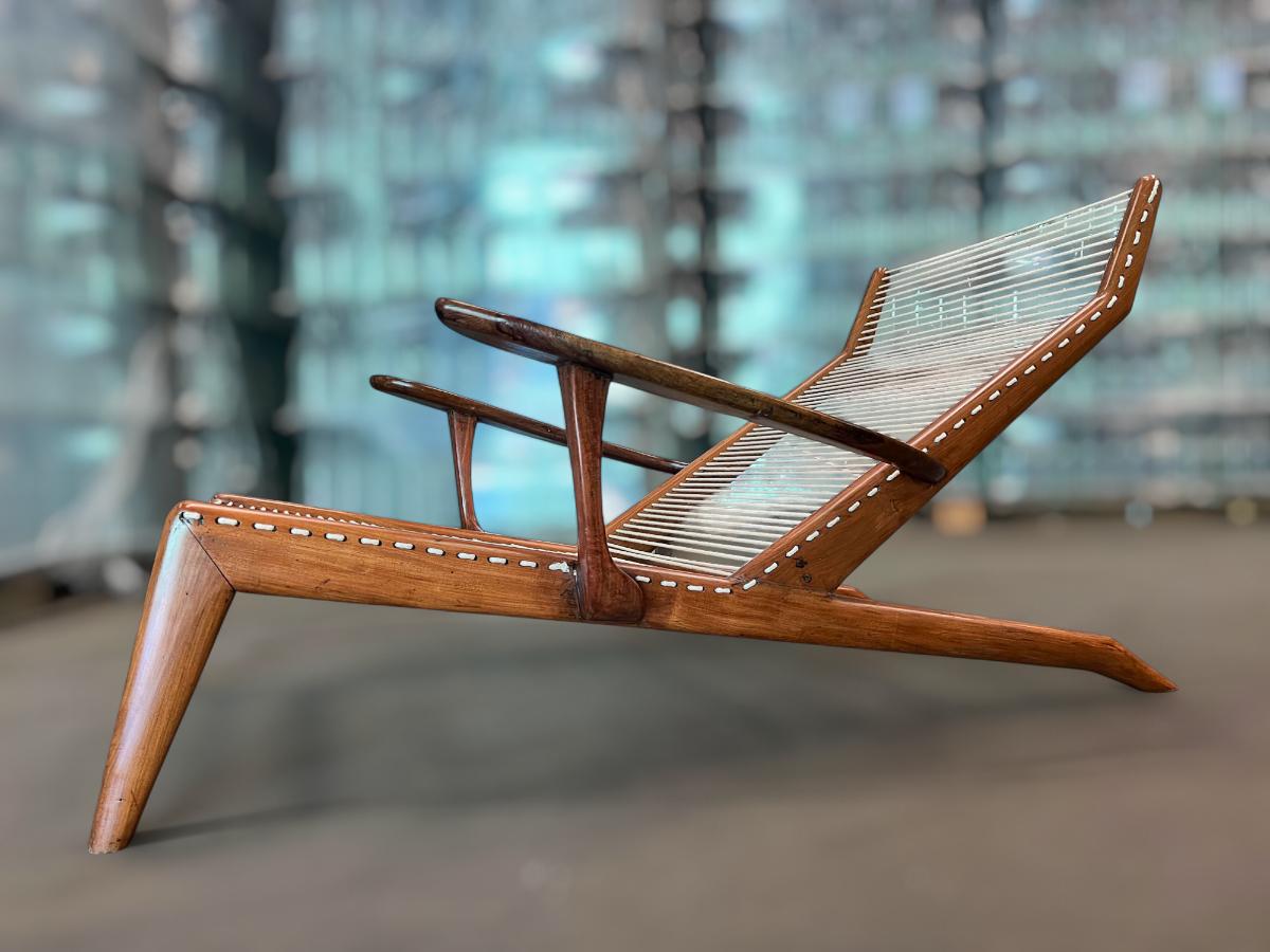 Mid-Century moderno Chaise moderna brasiliana in legno di Caviuna e Ultrasuede, Pierre Wood, anni '50 in vendita
