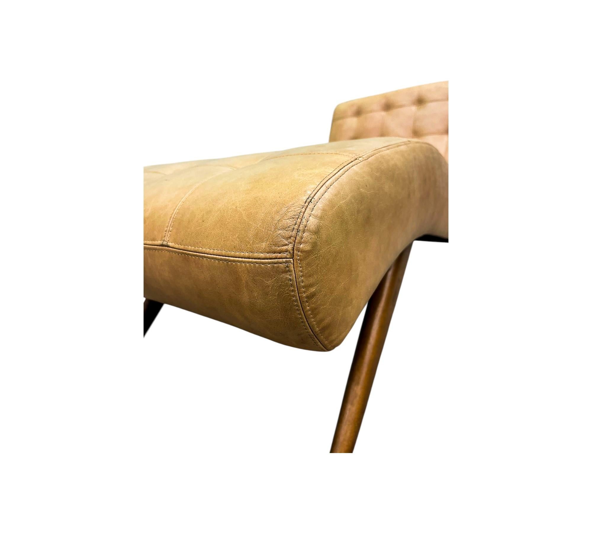 Brazilian Modern Chaise in Hardwood & Cream Leatherette, Unknown, 1950s For Sale 1