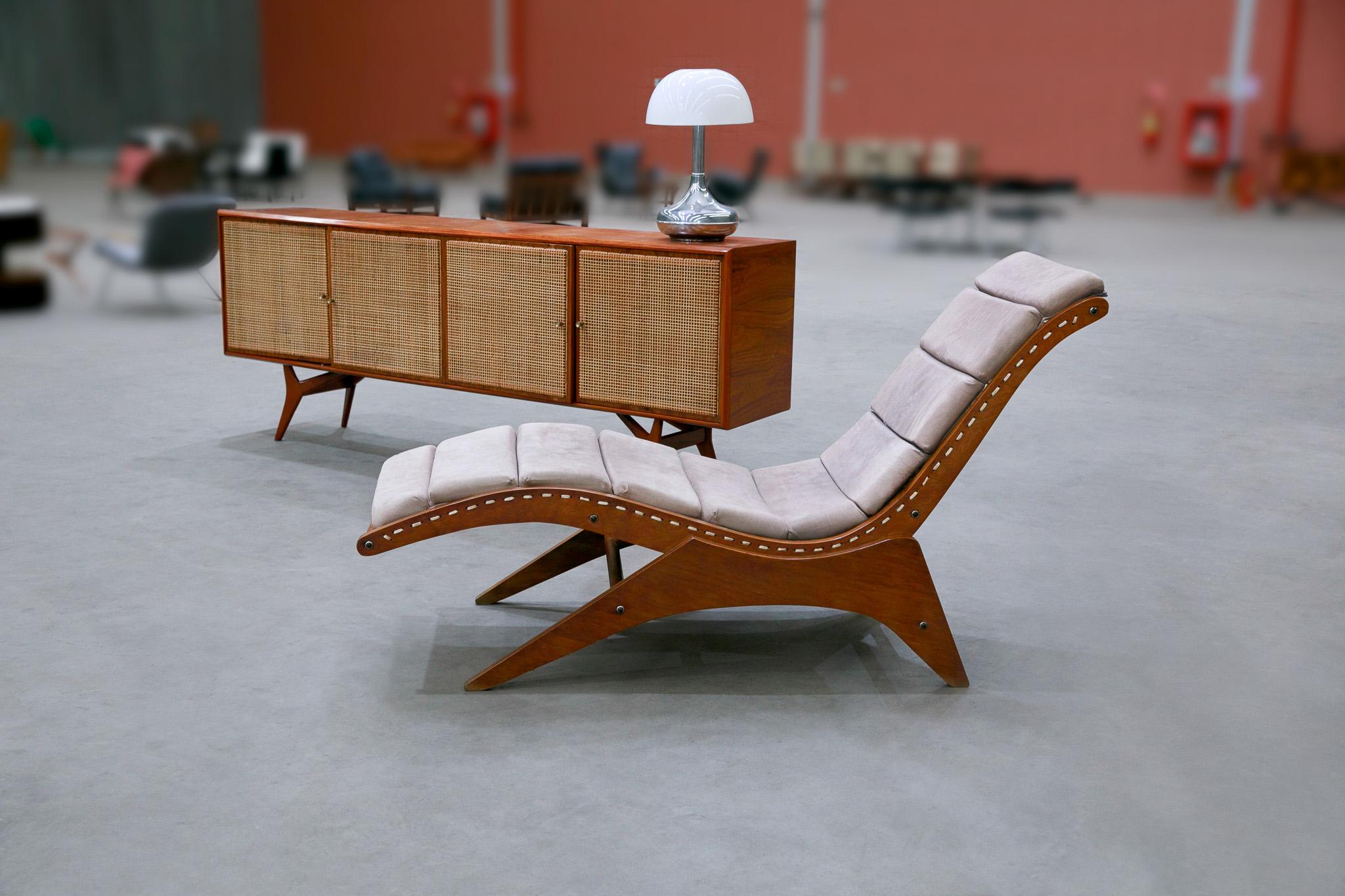 Brazilian Modern Chaise Lounge by Jose Zanine Caldas, 1950s, Brazil For Sale 3