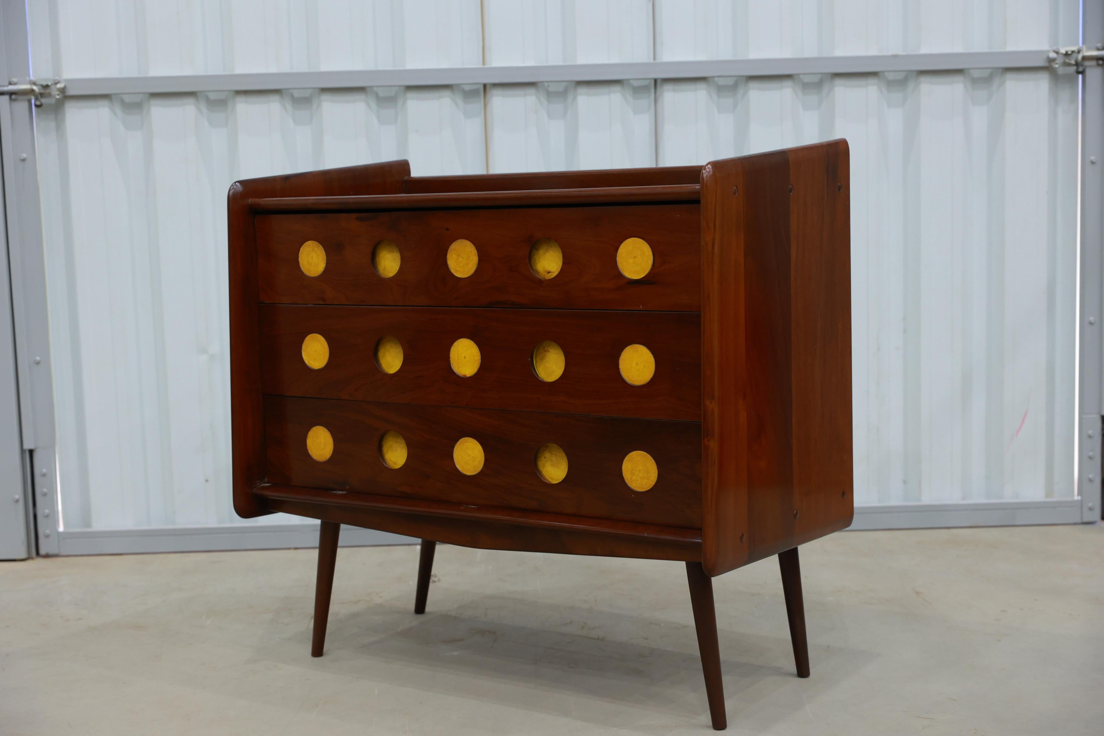 Brazilian Modern Chest of Drawers in Hardwood by Moveis Cimo, 1950s, Brazil In Good Condition For Sale In New York, NY