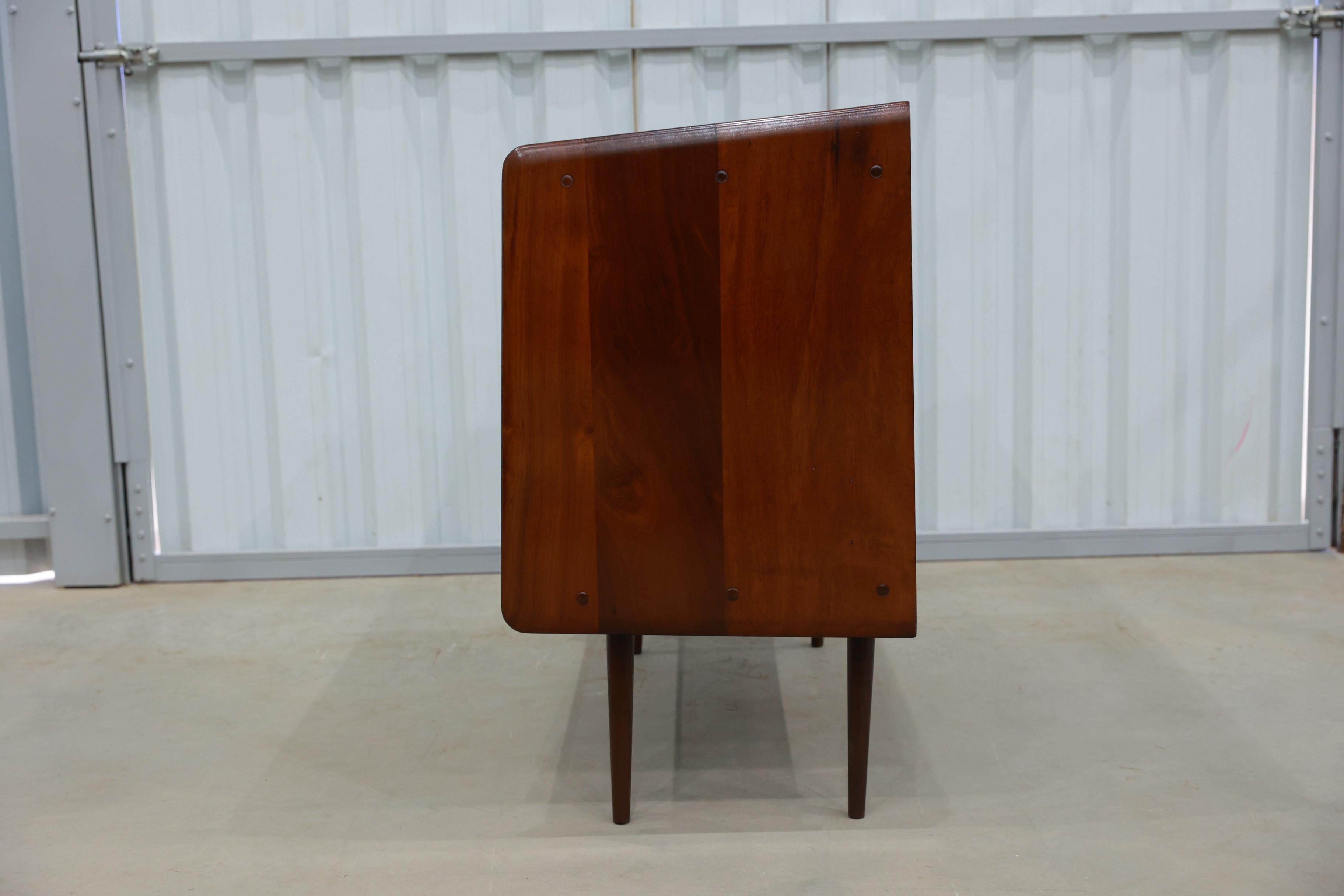 Brazilian Modern Chest of Drawers in Hardwood by Moveis Cimo, 1950s, Brazil For Sale 2