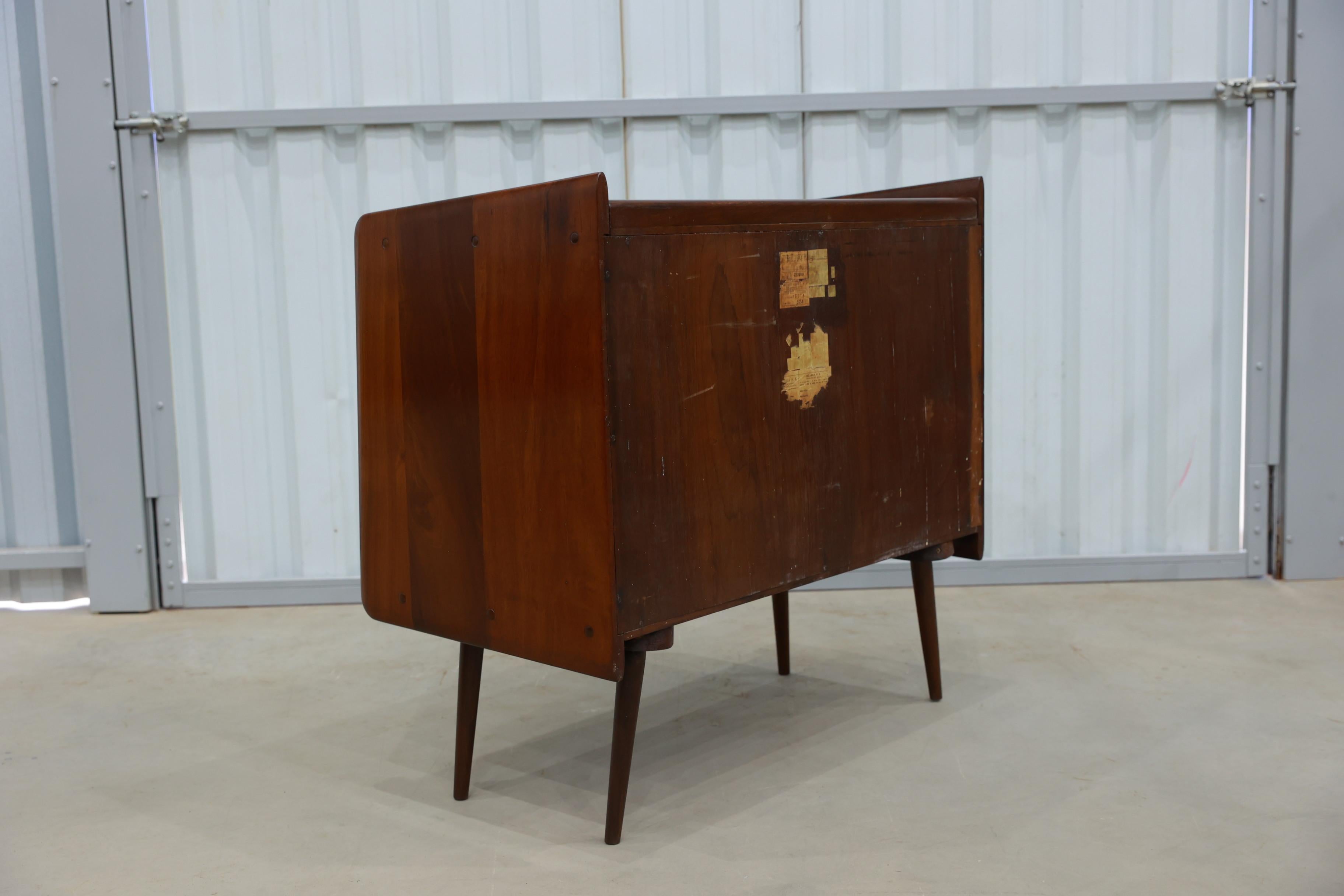 Brazilian Modern Chest of Drawers in Hardwood by Moveis Cimo, 1950s, Brazil For Sale 3