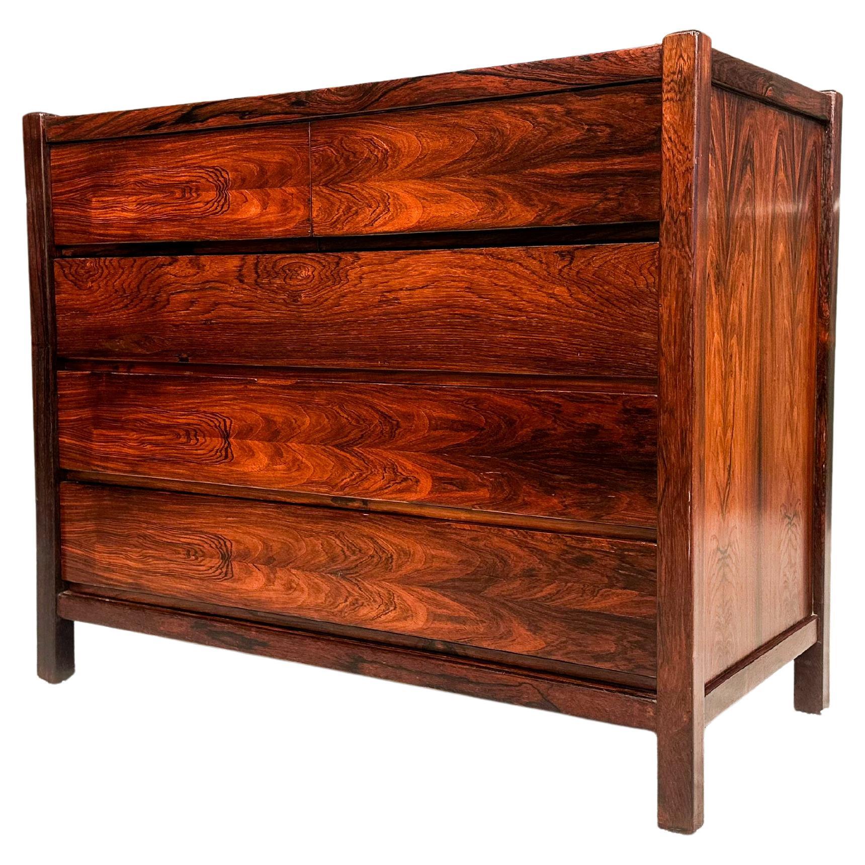 Brazilian Modern Chest of Drawers with 5 drawers in Rosewood, Unknown, 1960s