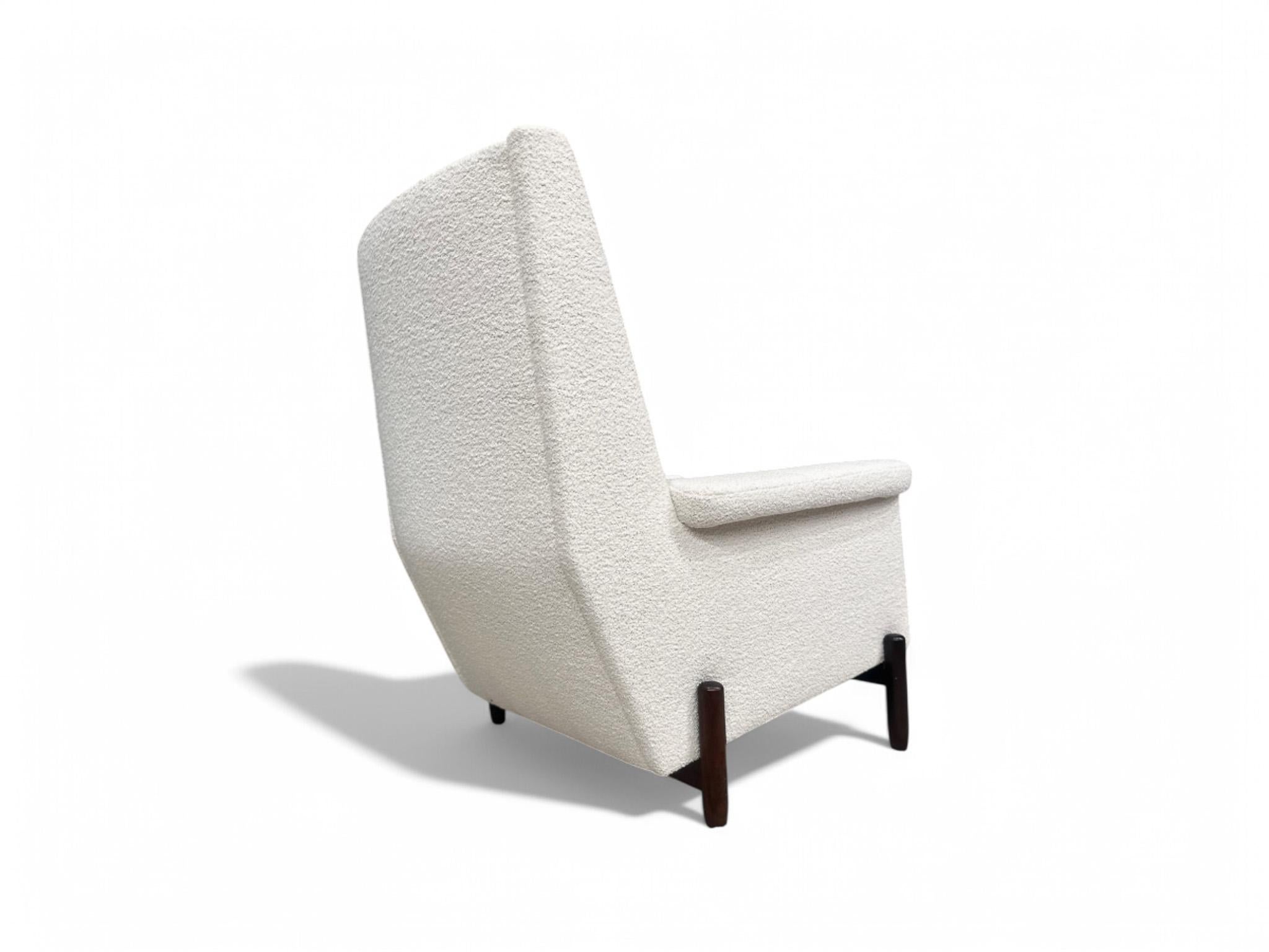 Brazilian Modern Club Chair in Hardwood & Boucle, Jorge Jabour, 1960’s For Sale 4
