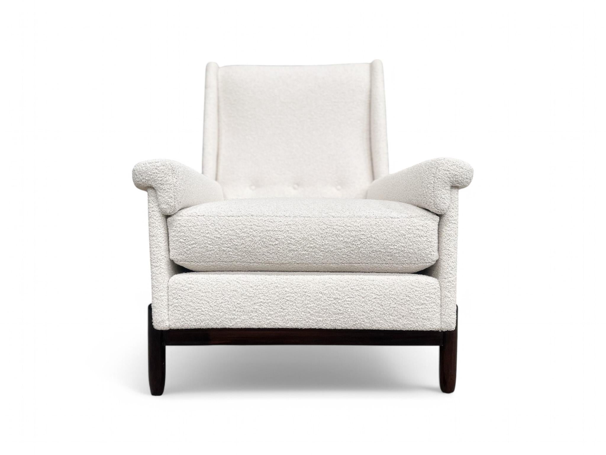 Mid-Century Modern Brazilian Modern Club Chair in Hardwood & Boucle, Jorge Jabour, 1960’s For Sale
