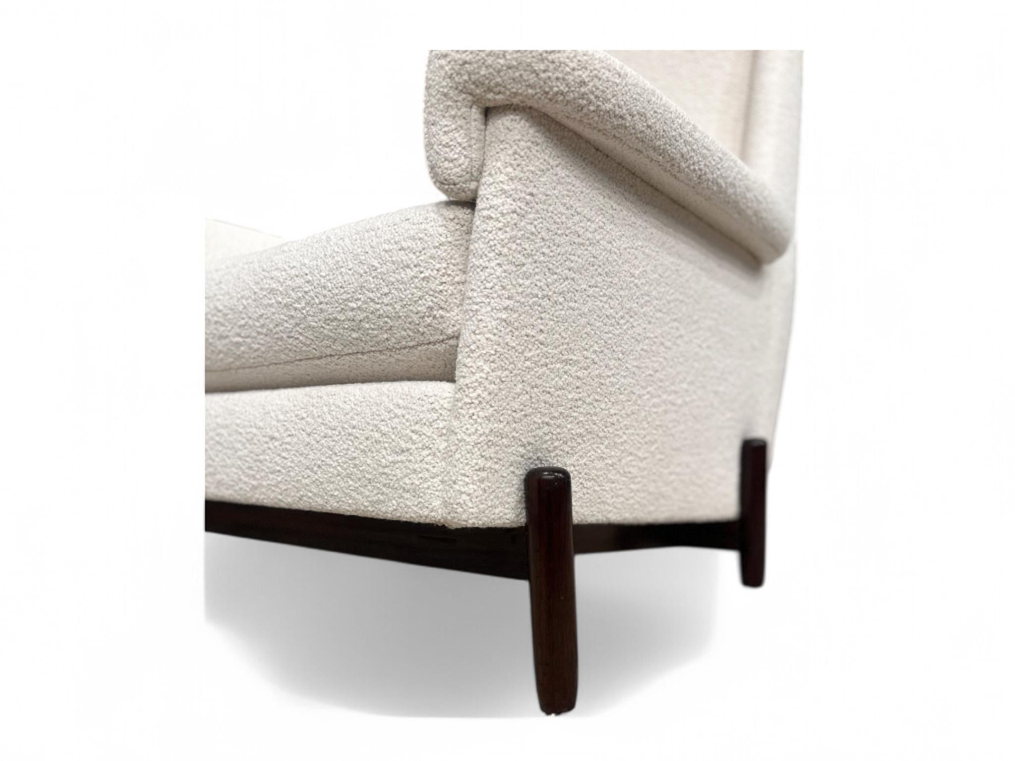 Mid-20th Century Brazilian Modern Club Chair in Hardwood & Boucle, Jorge Jabour, 1960’s For Sale