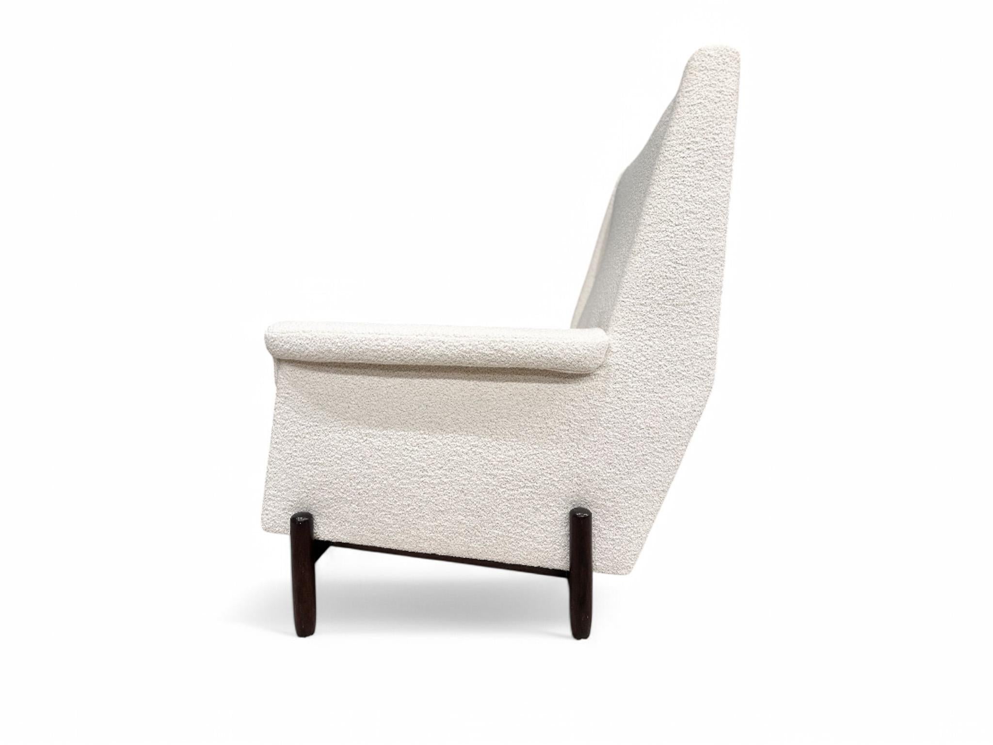 Wood Brazilian Modern Club Chair in Hardwood & Boucle, Jorge Jabour, 1960’s For Sale